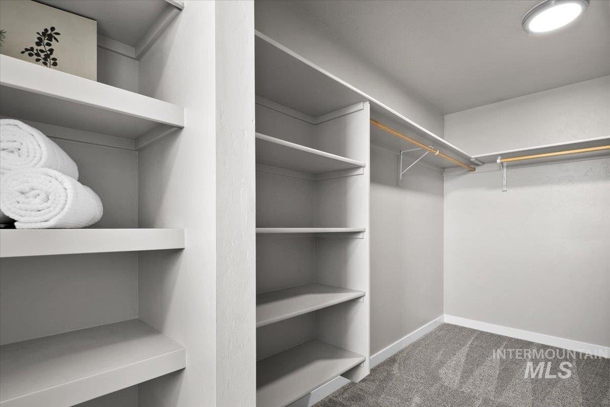 339 S Sunset Point Way, Meridian, Idaho 83642, 4 Bedrooms, 2.5 Bathrooms, Residential For Sale, Price $469,000,MLS 98960661