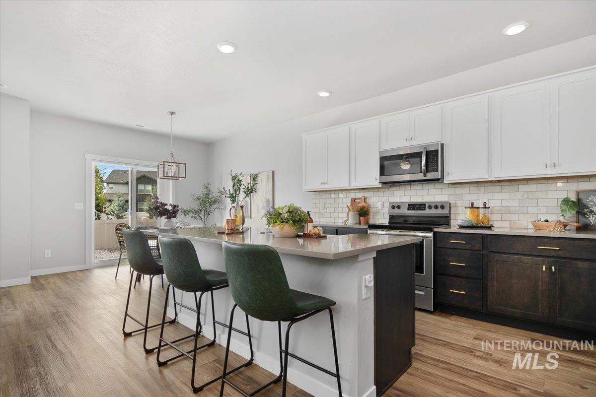 339 S Sunset Point Way, Meridian, Idaho 83642, 4 Bedrooms, 2.5 Bathrooms, Residential For Sale, Price $469,000,MLS 98960661