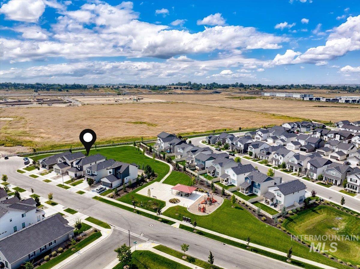 339 S Sunset Point Way, Meridian, Idaho 83642, 4 Bedrooms, 2.5 Bathrooms, Residential For Sale, Price $469,000,MLS 98960661