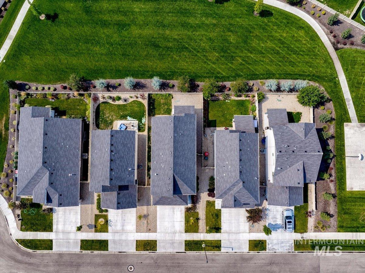 339 S Sunset Point Way, Meridian, Idaho 83642, 4 Bedrooms, 2.5 Bathrooms, Residential For Sale, Price $469,000,MLS 98960661