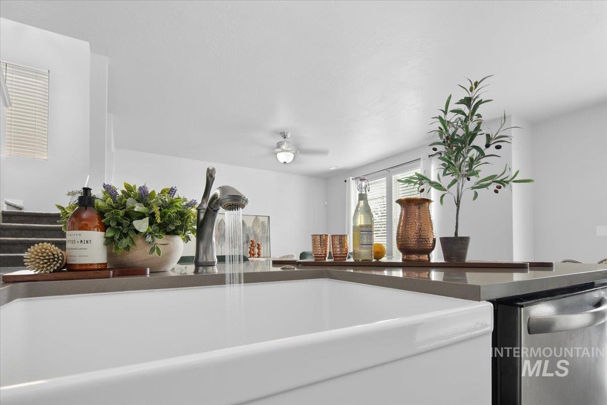 339 S Sunset Point Way, Meridian, Idaho 83642, 4 Bedrooms, 2.5 Bathrooms, Residential For Sale, Price $469,000,MLS 98960661