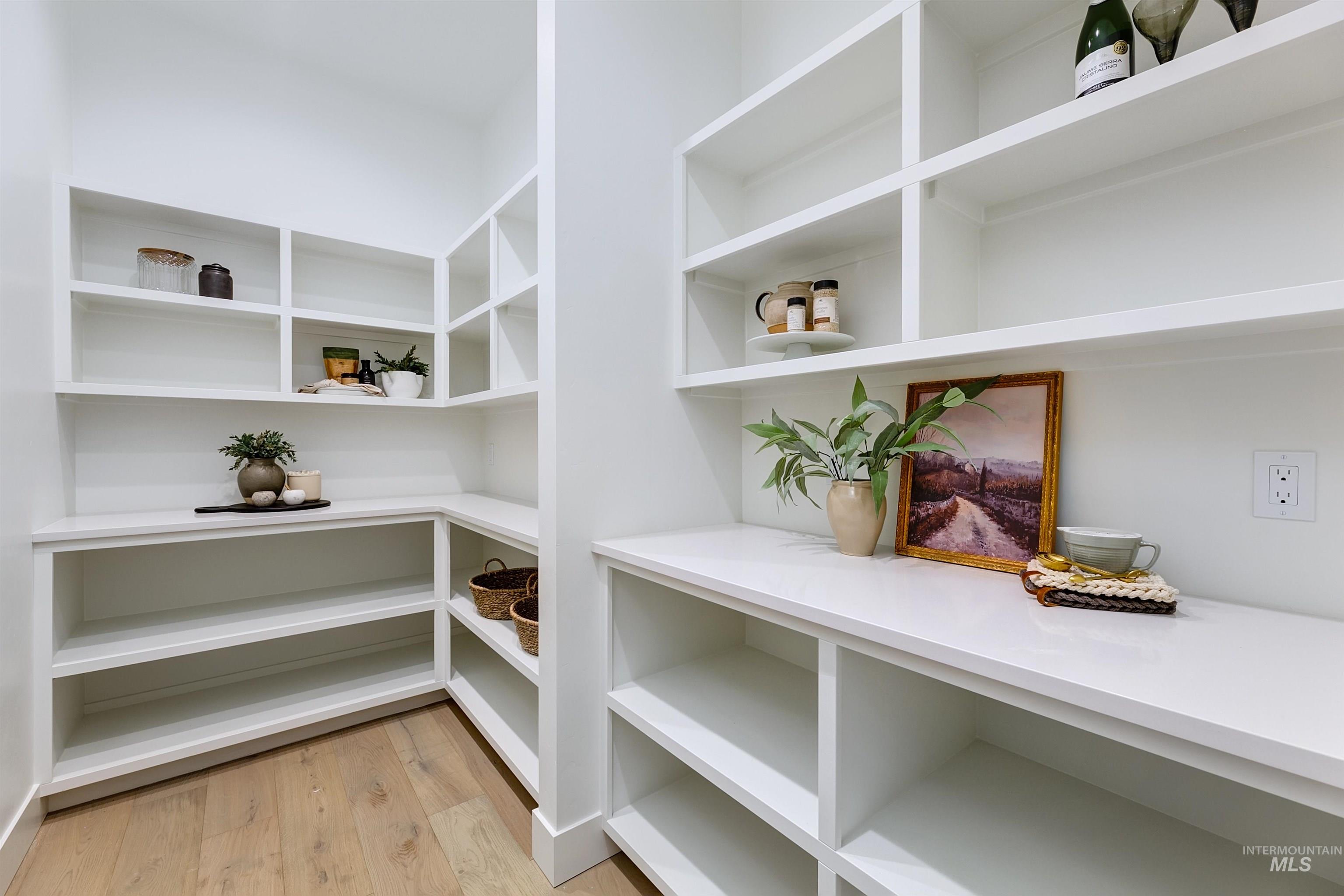 5373 W Haughburn Dr, Eagle, Idaho 83616-1444, 3 Bedrooms, 2.5 Bathrooms, Residential For Sale, Price $1,200,000,MLS 98960669