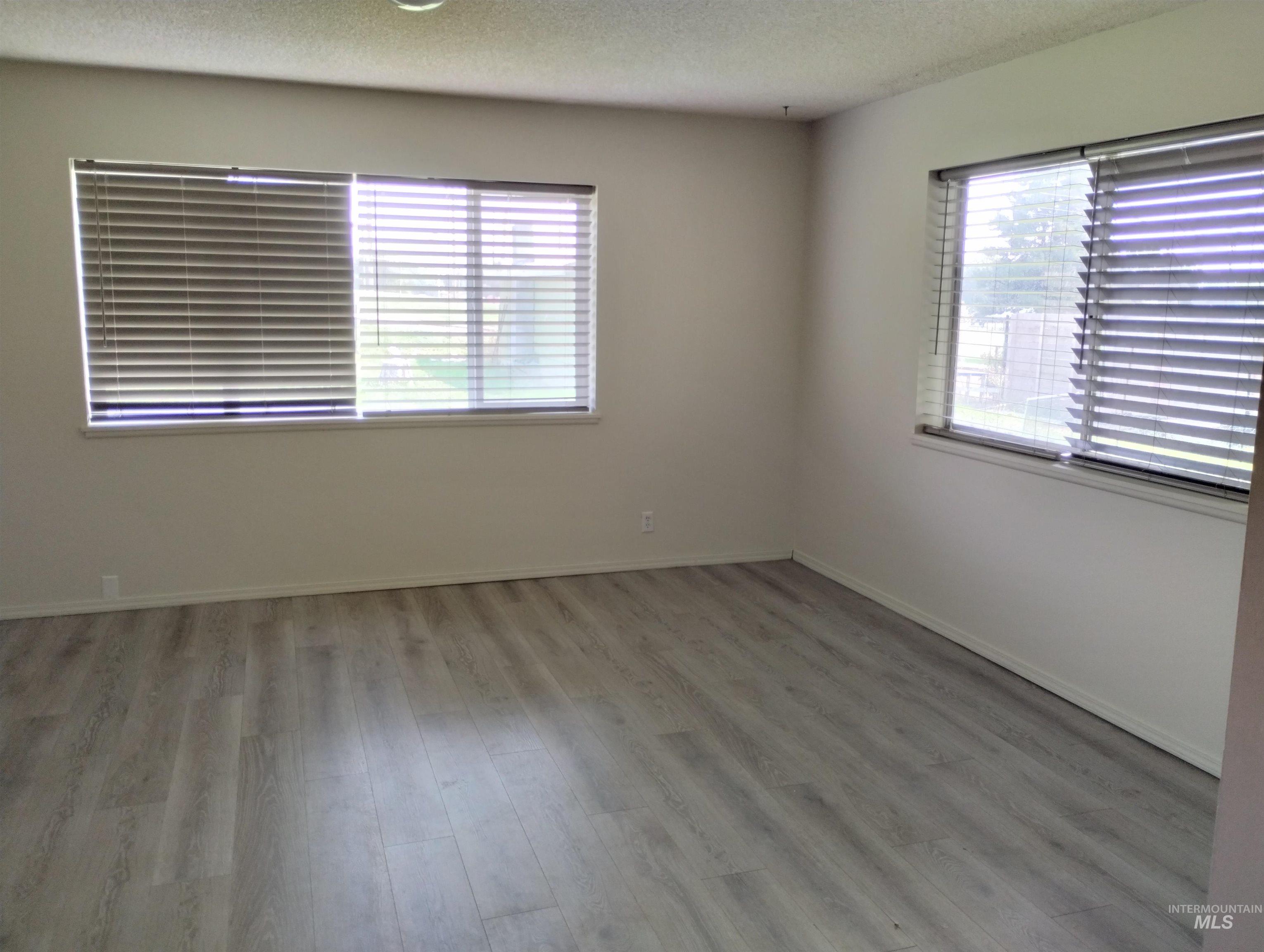 1298 E 2nd Street, Weiser, Idaho 83672, 5 Bedrooms, 2 Bathrooms, Residential For Sale, Price $410,000,MLS 98960710