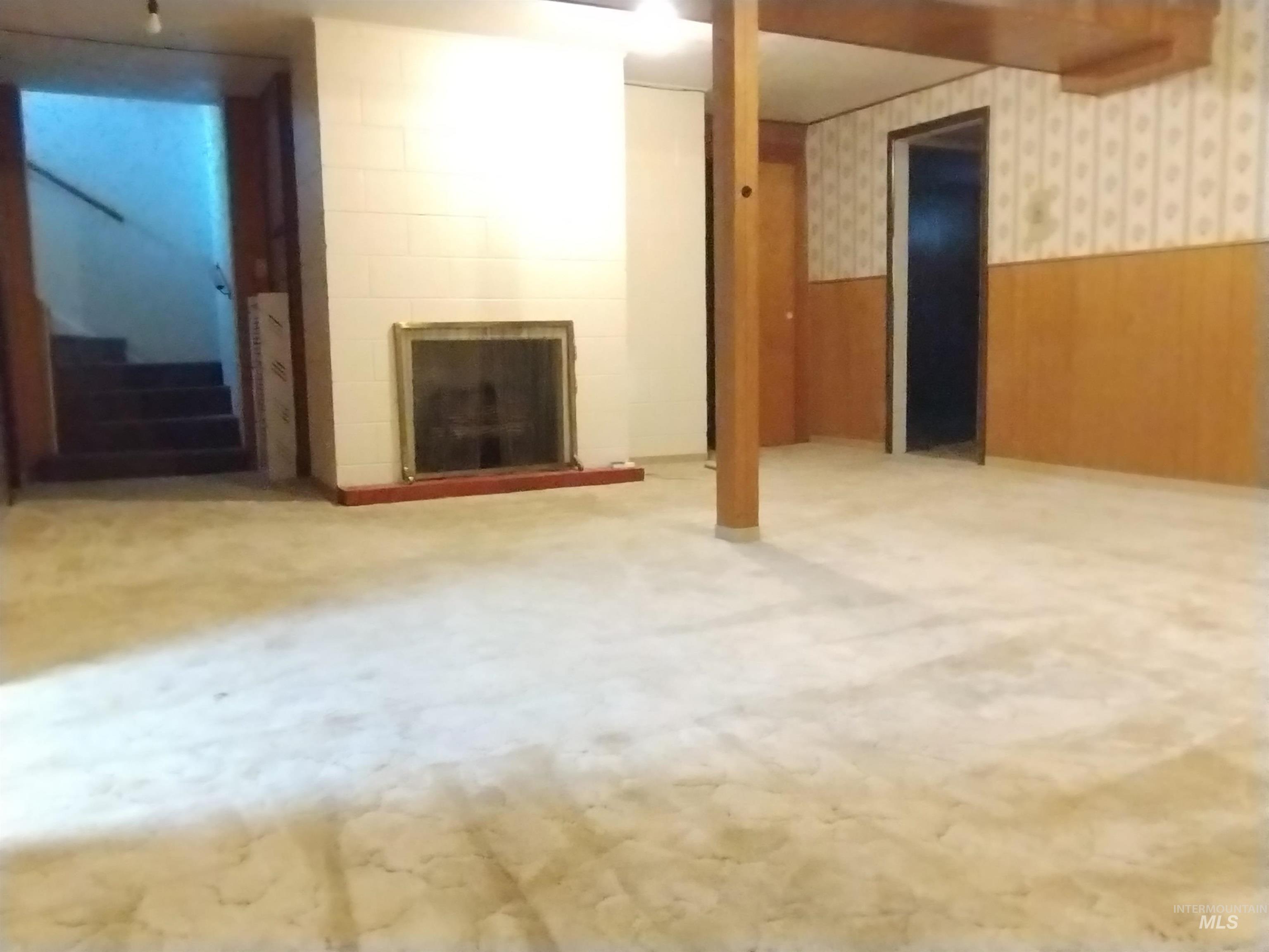 1298 E 2nd Street, Weiser, Idaho 83672, 5 Bedrooms, 2 Bathrooms, Residential For Sale, Price $410,000,MLS 98960710