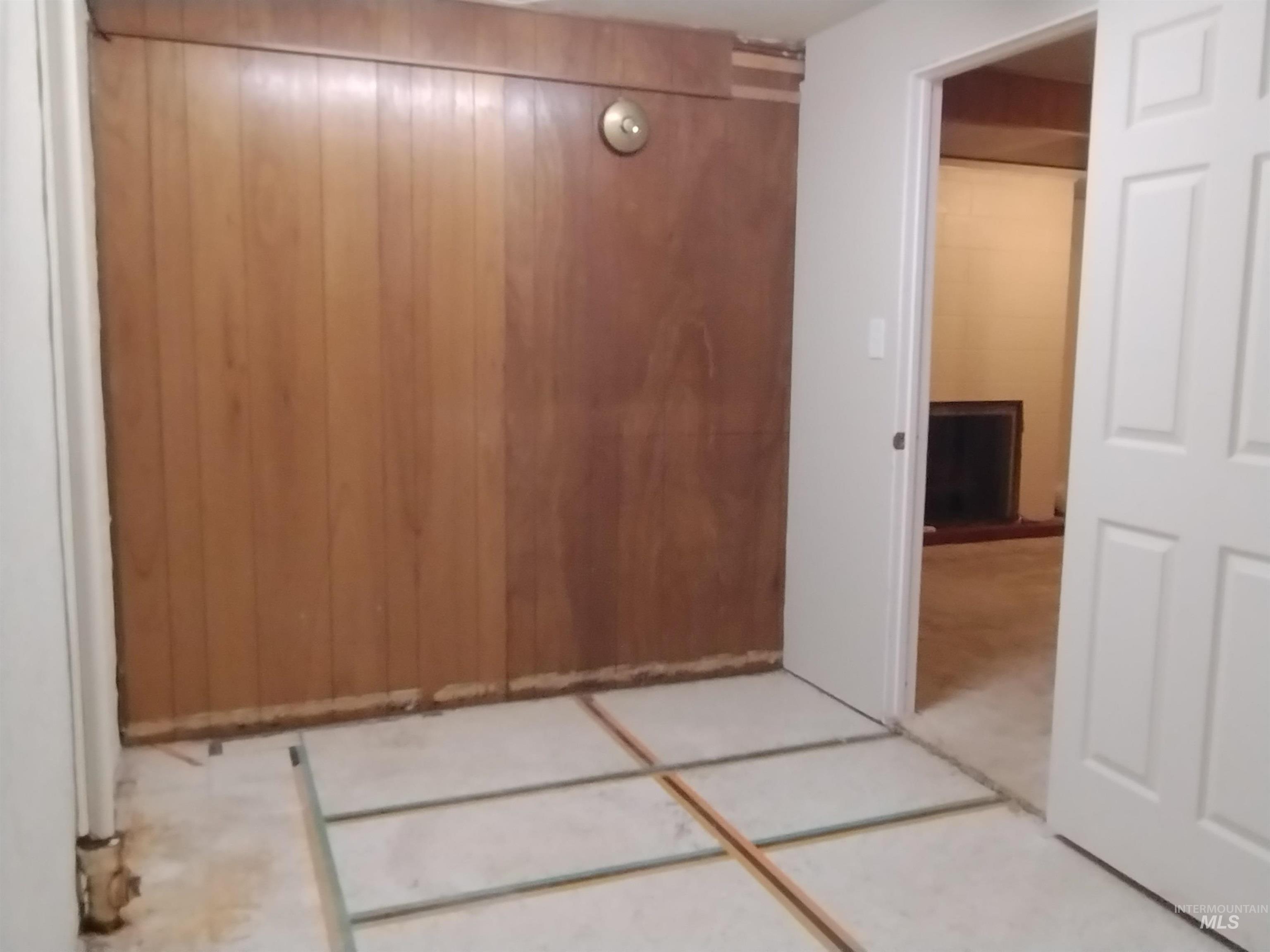 1298 E 2nd Street, Weiser, Idaho 83672, 5 Bedrooms, 2 Bathrooms, Residential For Sale, Price $410,000,MLS 98960710