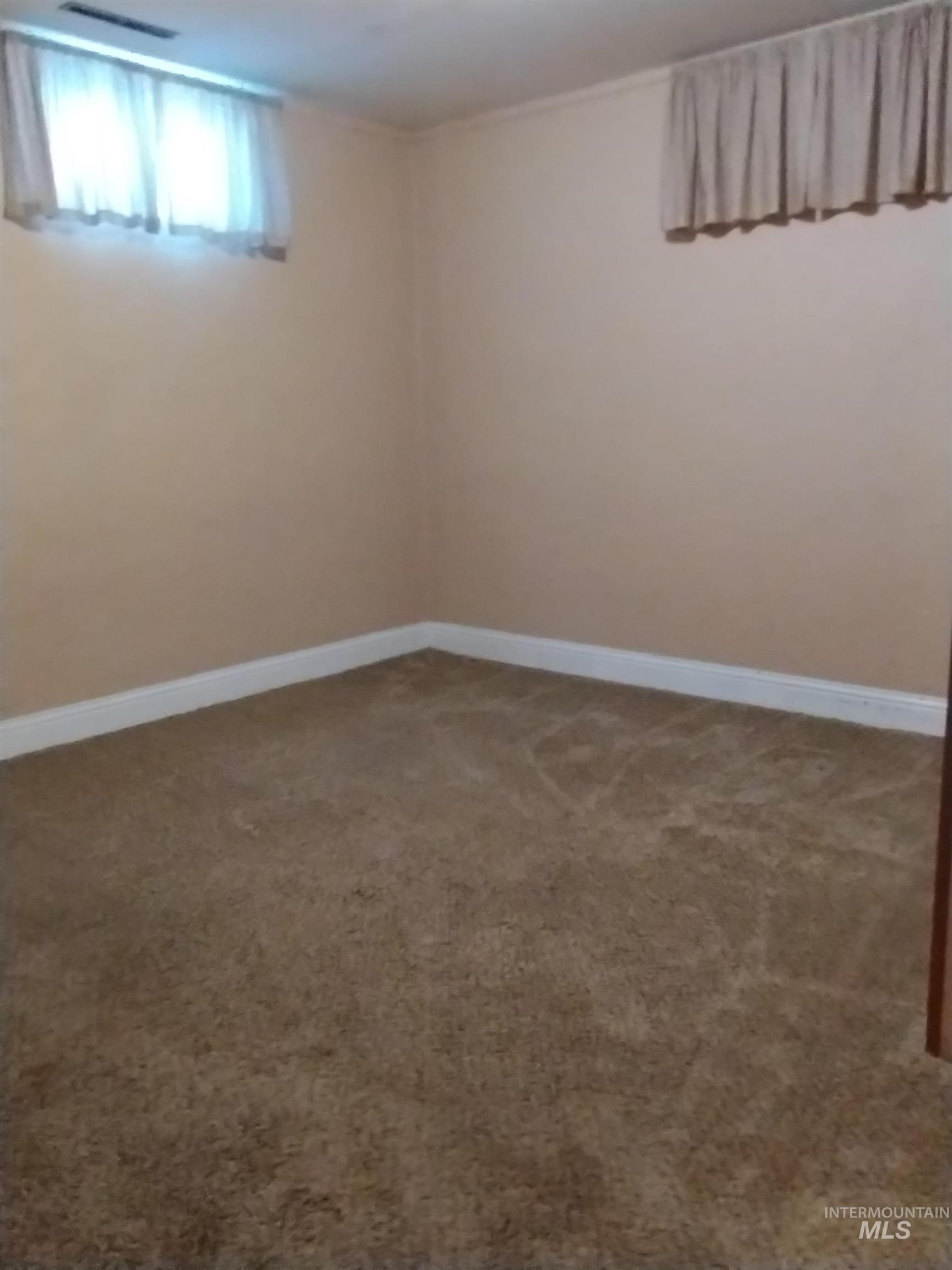 1298 E 2nd Street, Weiser, Idaho 83672, 5 Bedrooms, 2 Bathrooms, Residential For Sale, Price $410,000,MLS 98960710