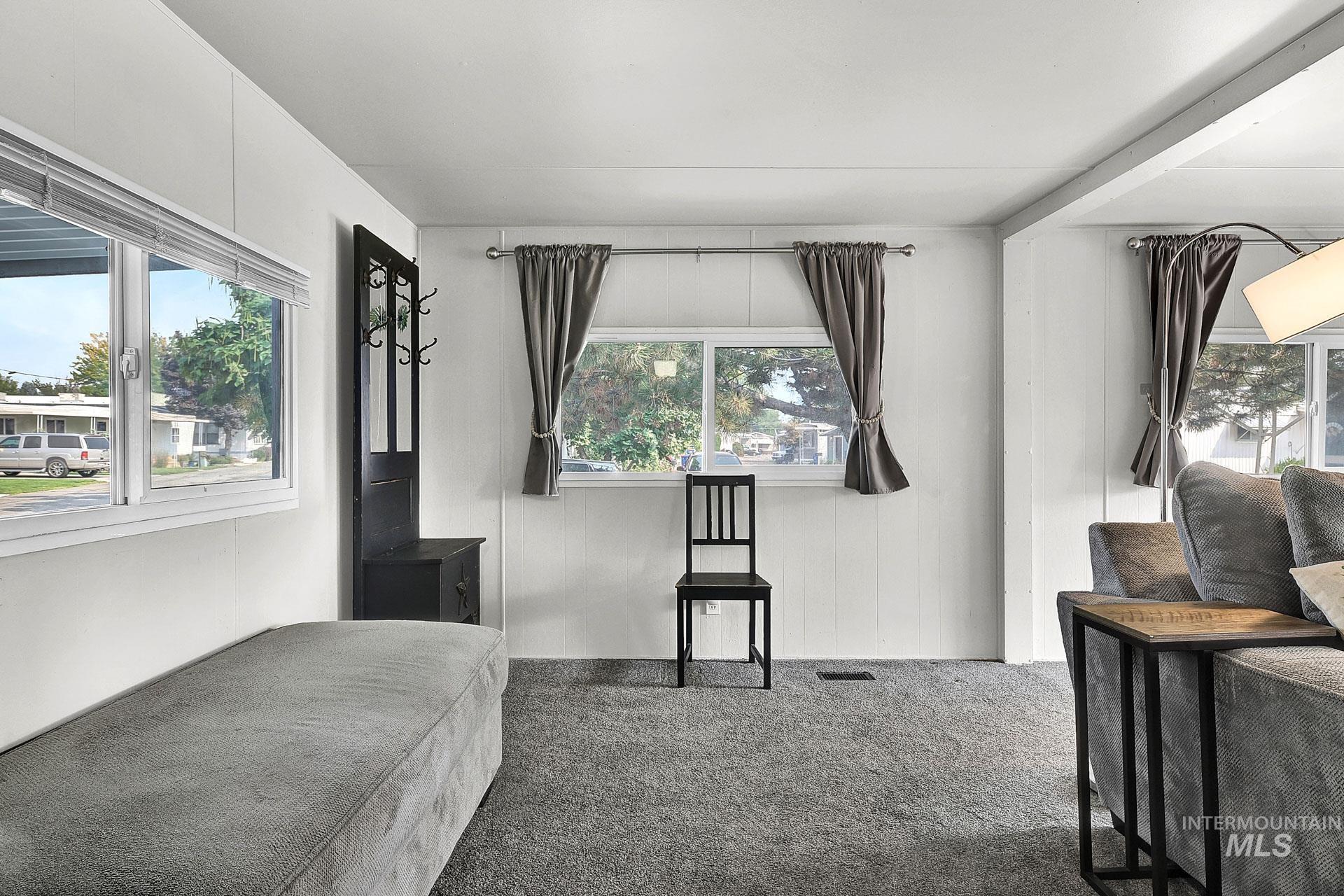 132 S Young Lane, Eagle, Idaho 83616, 2 Bedrooms, 1 Bathroom, Residential For Sale, Price $97,900,MLS 98960859