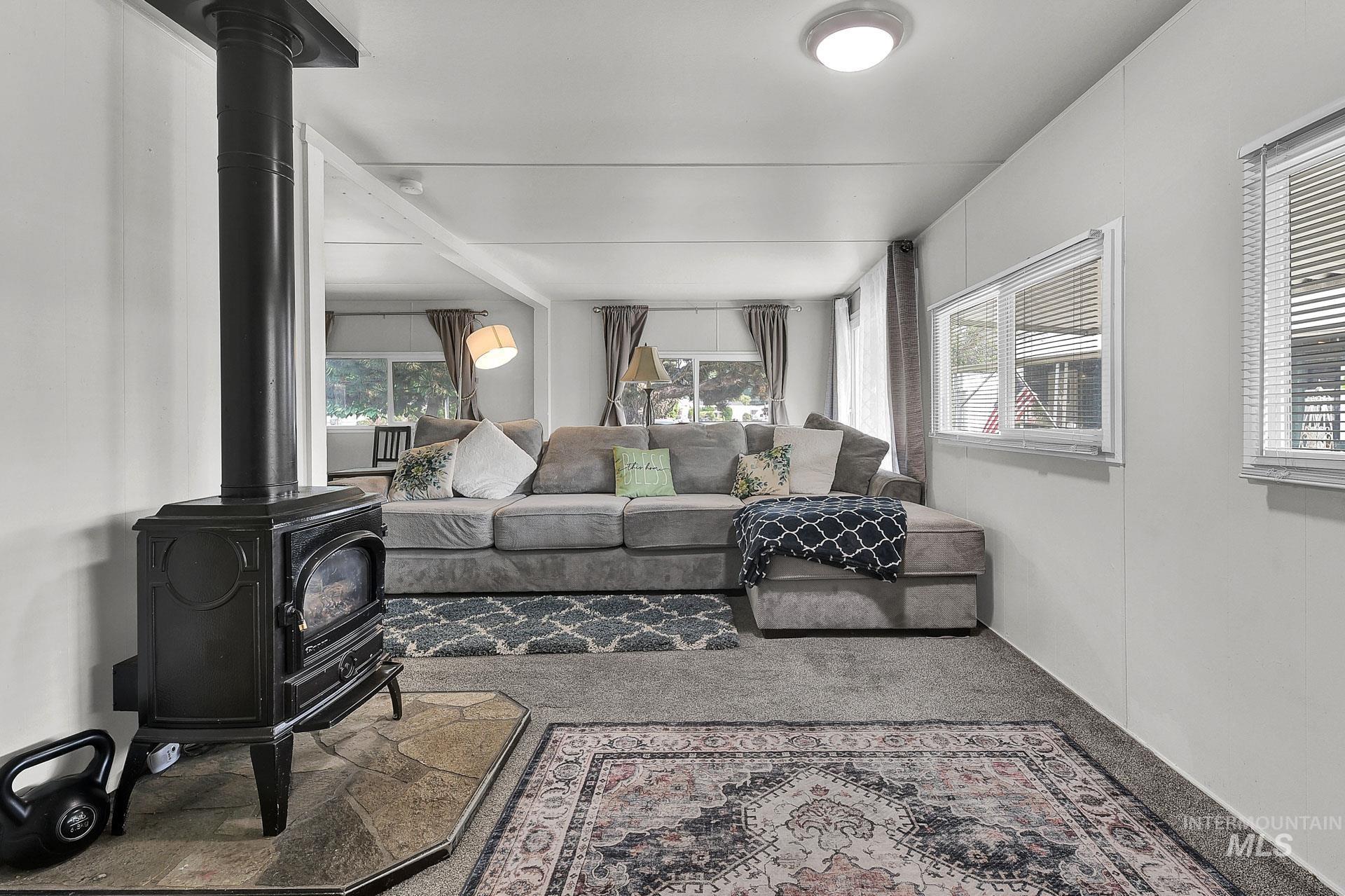 132 S Young Lane, Eagle, Idaho 83616, 2 Bedrooms, 1 Bathroom, Residential For Sale, Price $97,900,MLS 98960859