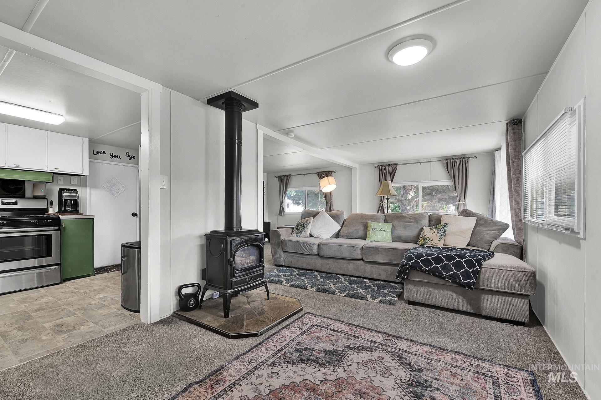 132 S Young Lane, Eagle, Idaho 83616, 2 Bedrooms, 1 Bathroom, Residential For Sale, Price $97,900,MLS 98960859