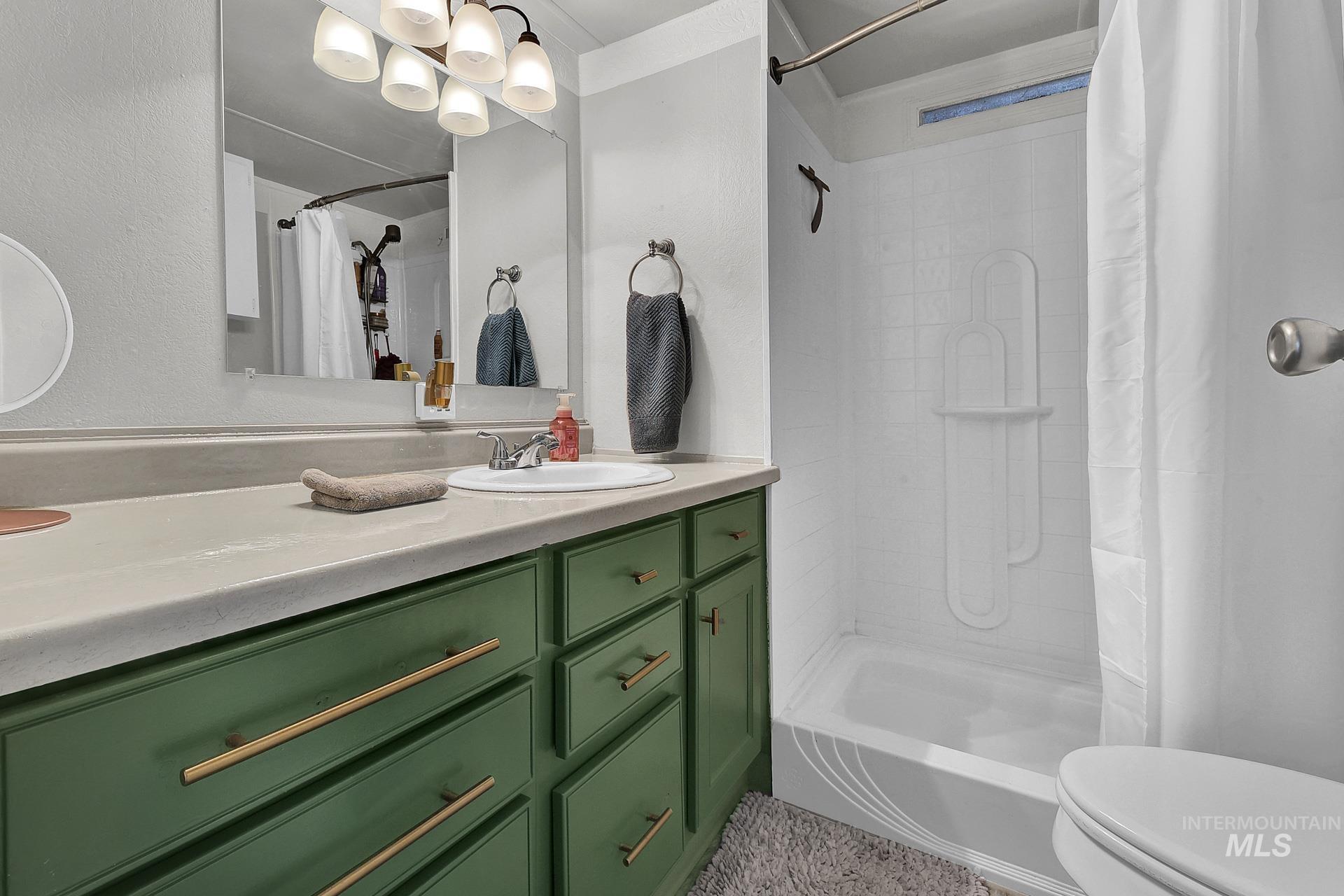 132 S Young Lane, Eagle, Idaho 83616, 2 Bedrooms, 1 Bathroom, Residential For Sale, Price $97,900,MLS 98960859