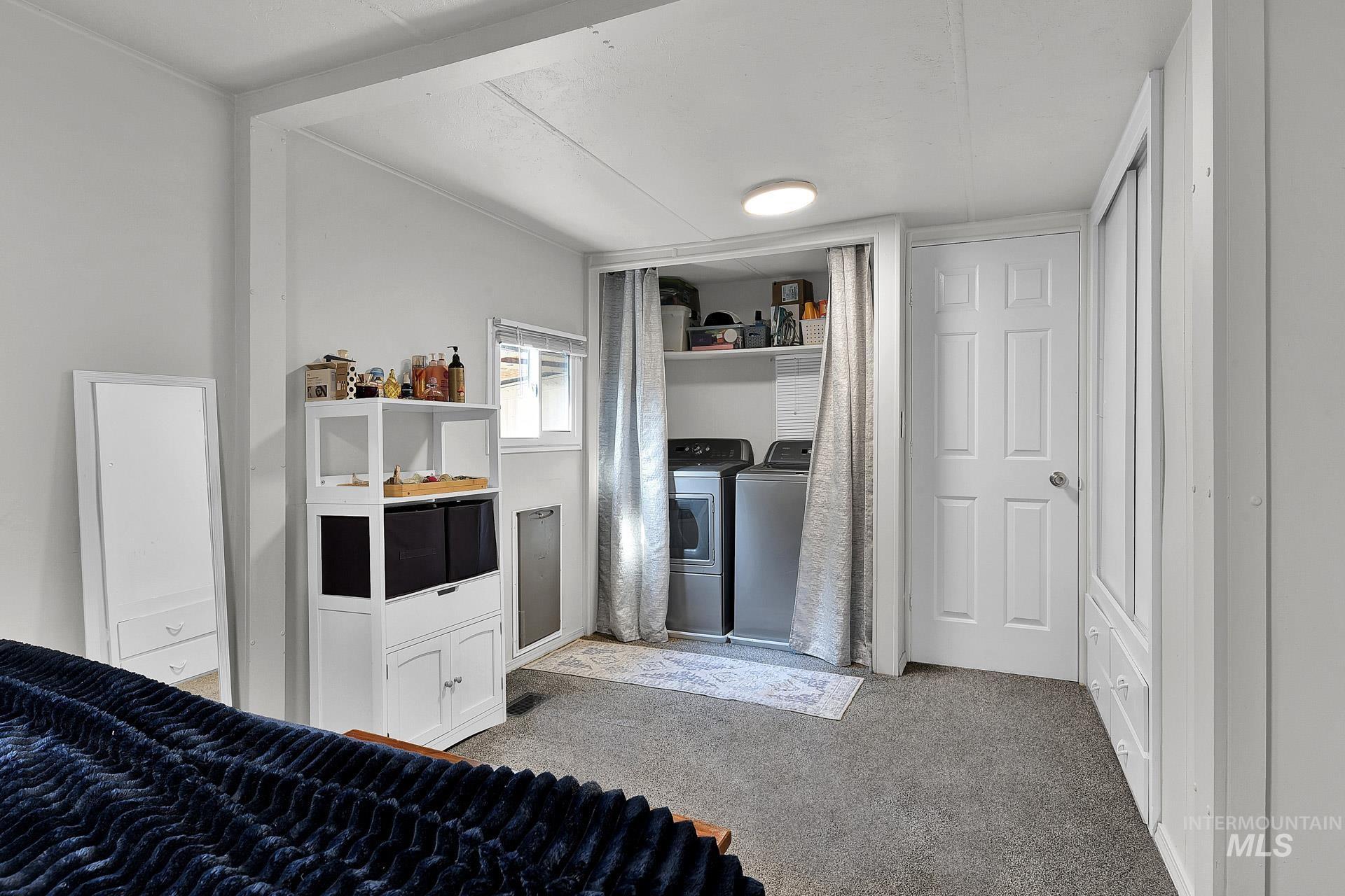 132 S Young Lane, Eagle, Idaho 83616, 2 Bedrooms, 1 Bathroom, Residential For Sale, Price $97,900,MLS 98960859