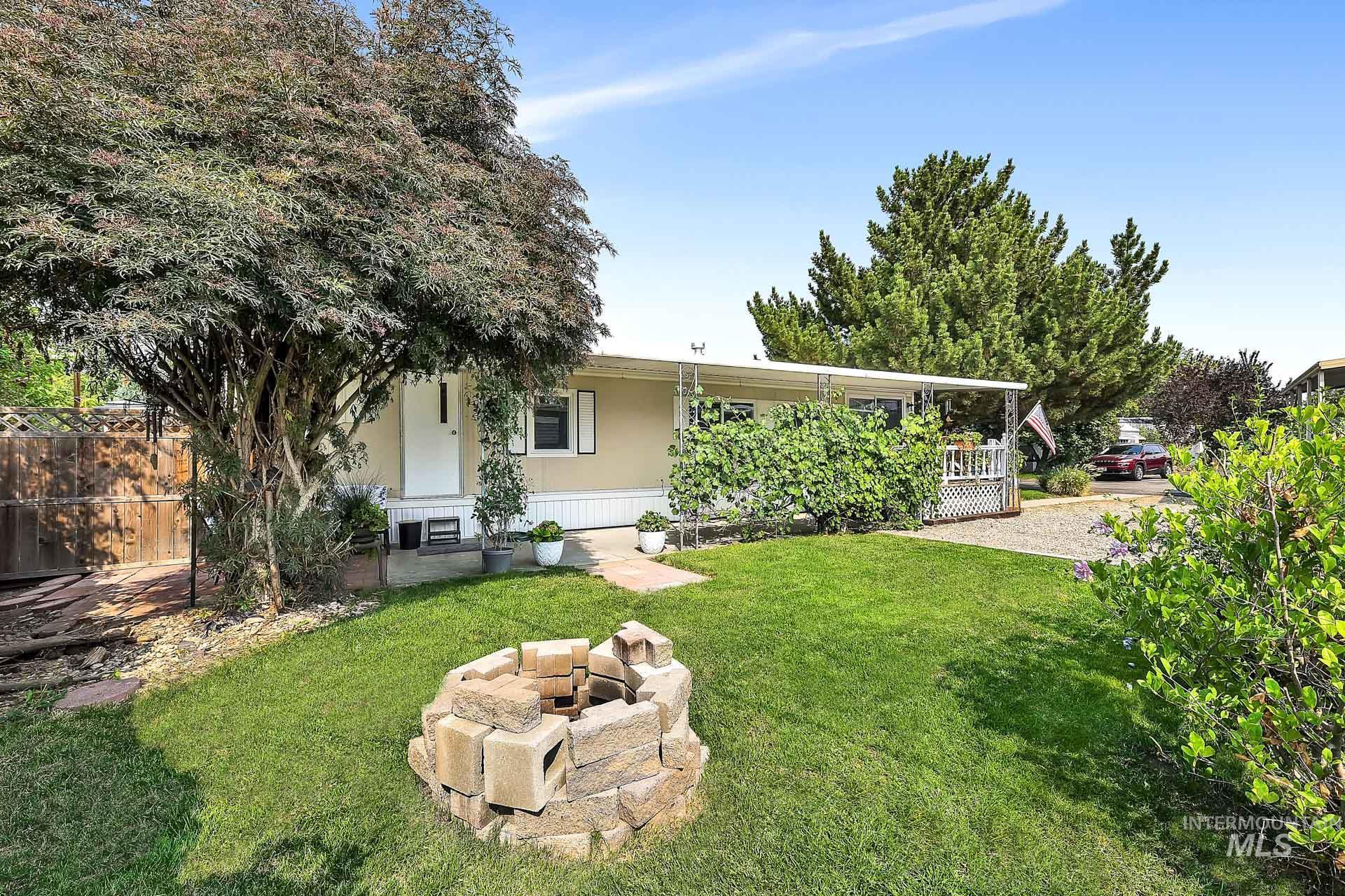 132 S Young Lane, Eagle, Idaho 83616, 2 Bedrooms, 1 Bathroom, Residential For Sale, Price $97,900,MLS 98960859