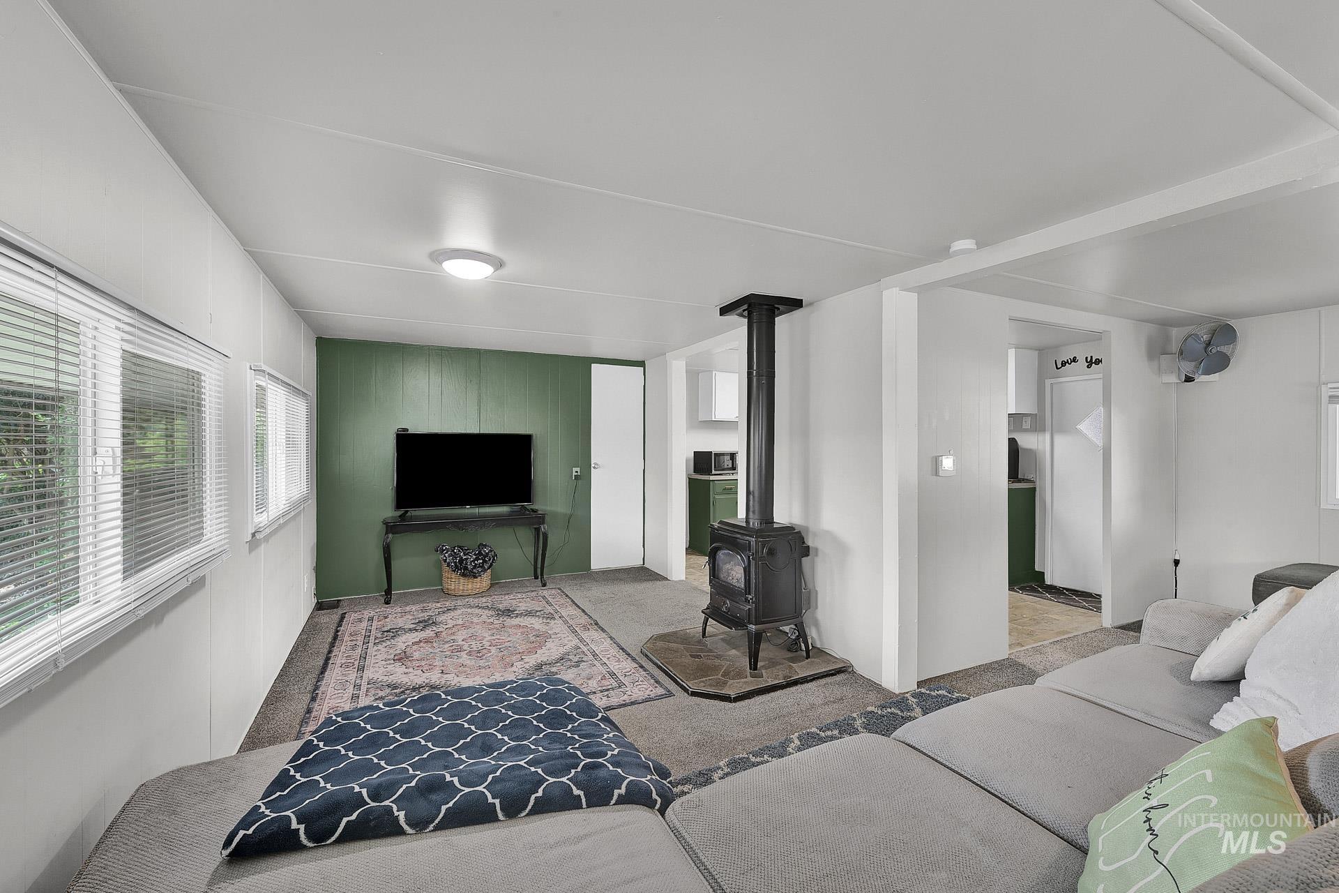 132 S Young Lane, Eagle, Idaho 83616, 2 Bedrooms, 1 Bathroom, Residential For Sale, Price $97,900,MLS 98960859