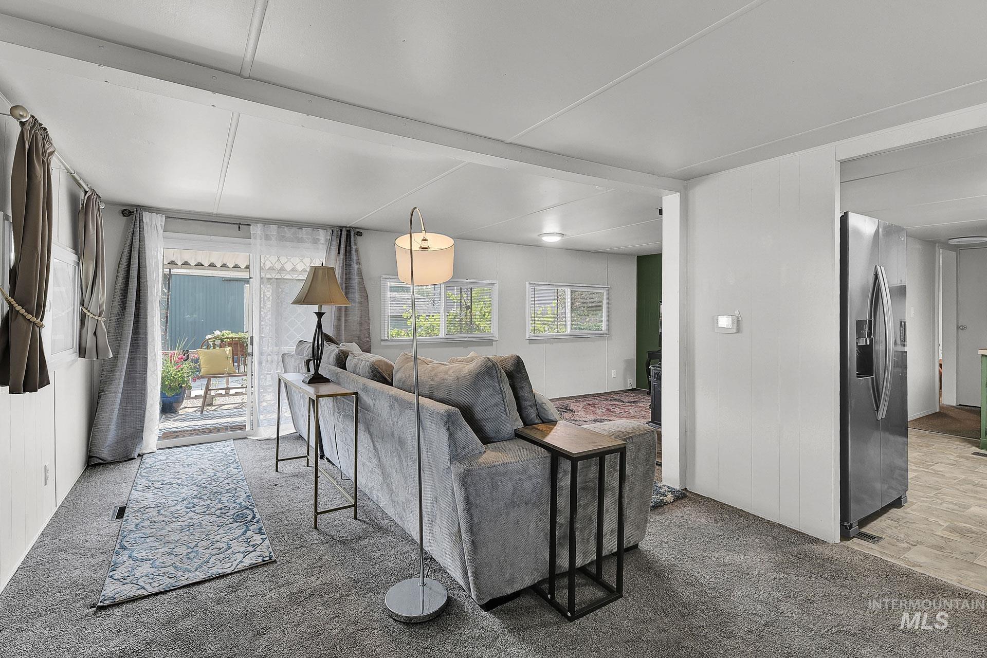 132 S Young Lane, Eagle, Idaho 83616, 2 Bedrooms, 1 Bathroom, Residential For Sale, Price $97,900,MLS 98960859