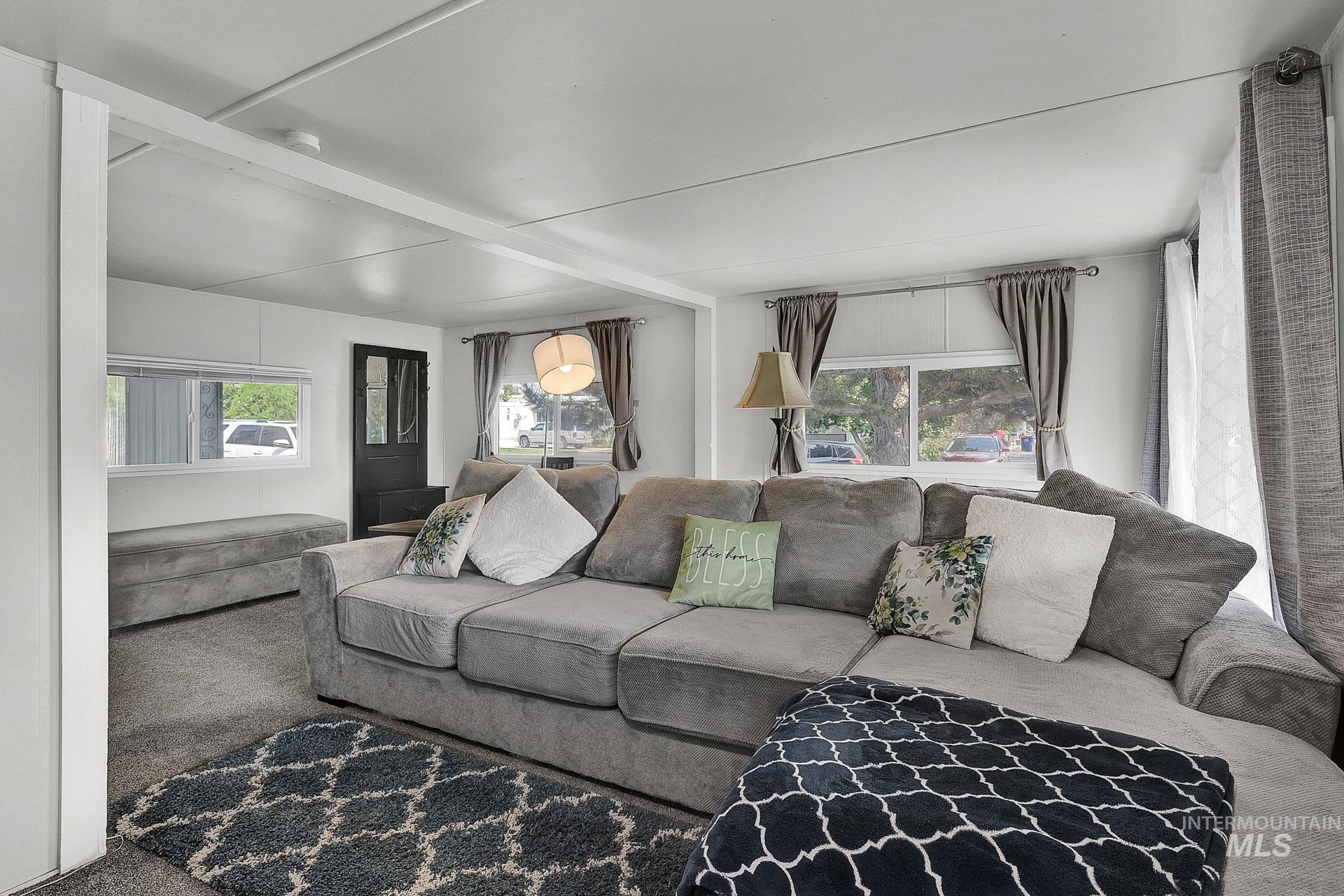 132 S Young Lane, Eagle, Idaho 83616, 2 Bedrooms, 1 Bathroom, Residential For Sale, Price $97,900,MLS 98960859