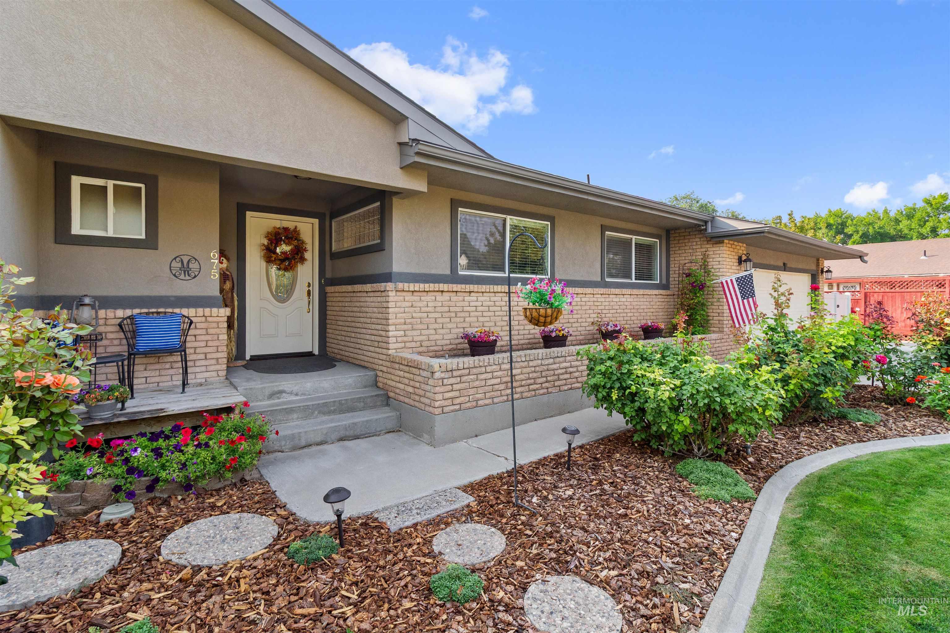 675 Mountain View Dr, Twin Falls, Idaho 83301-4321, 3 Bedrooms, 3 Bathrooms, Residential For Sale, Price $483,900, 98960861