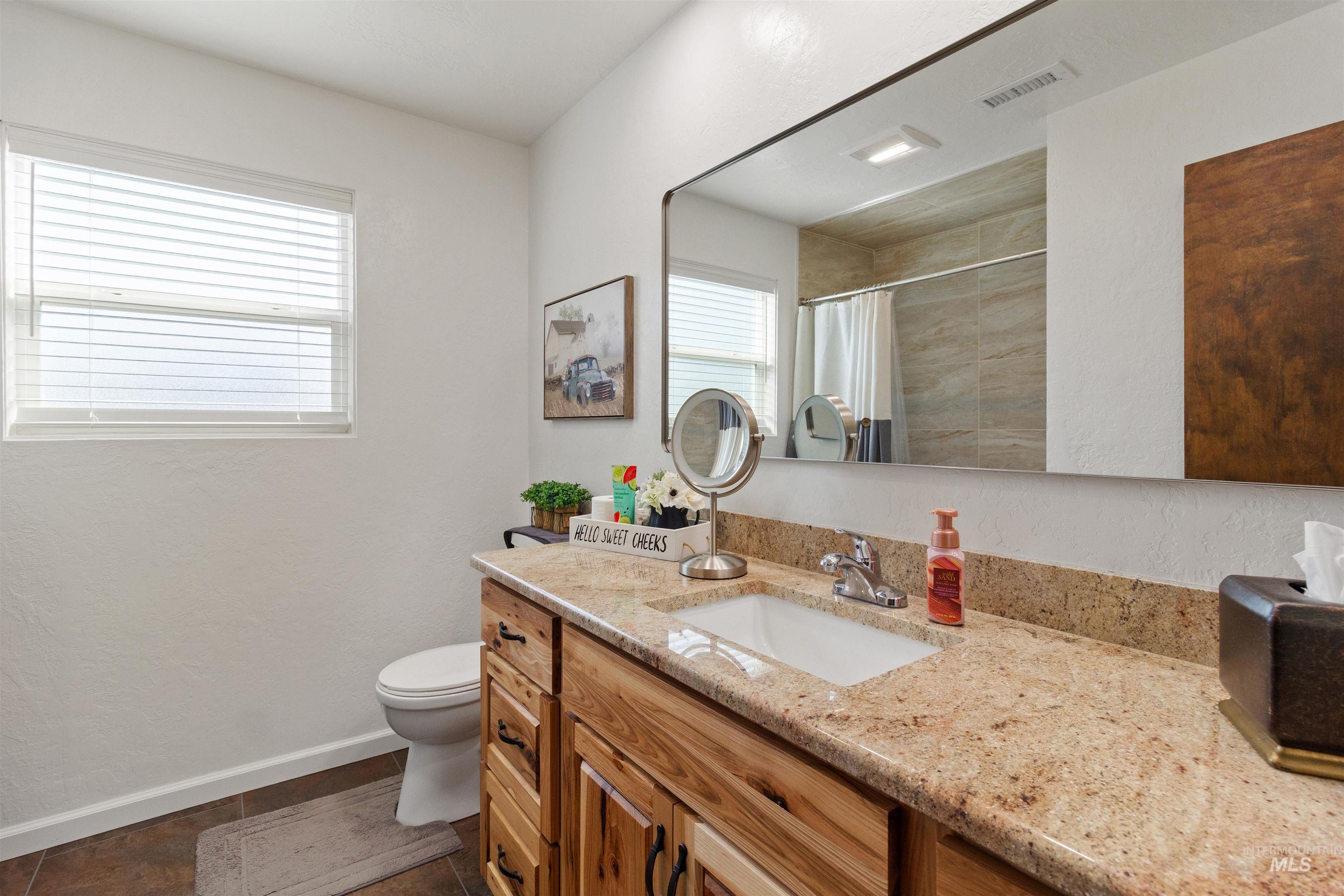 675 Mountain View Dr, Twin Falls, Idaho 83301-4321, 4 Bedrooms, 3 Bathrooms, Residential For Sale, Price $483,900, 98960861