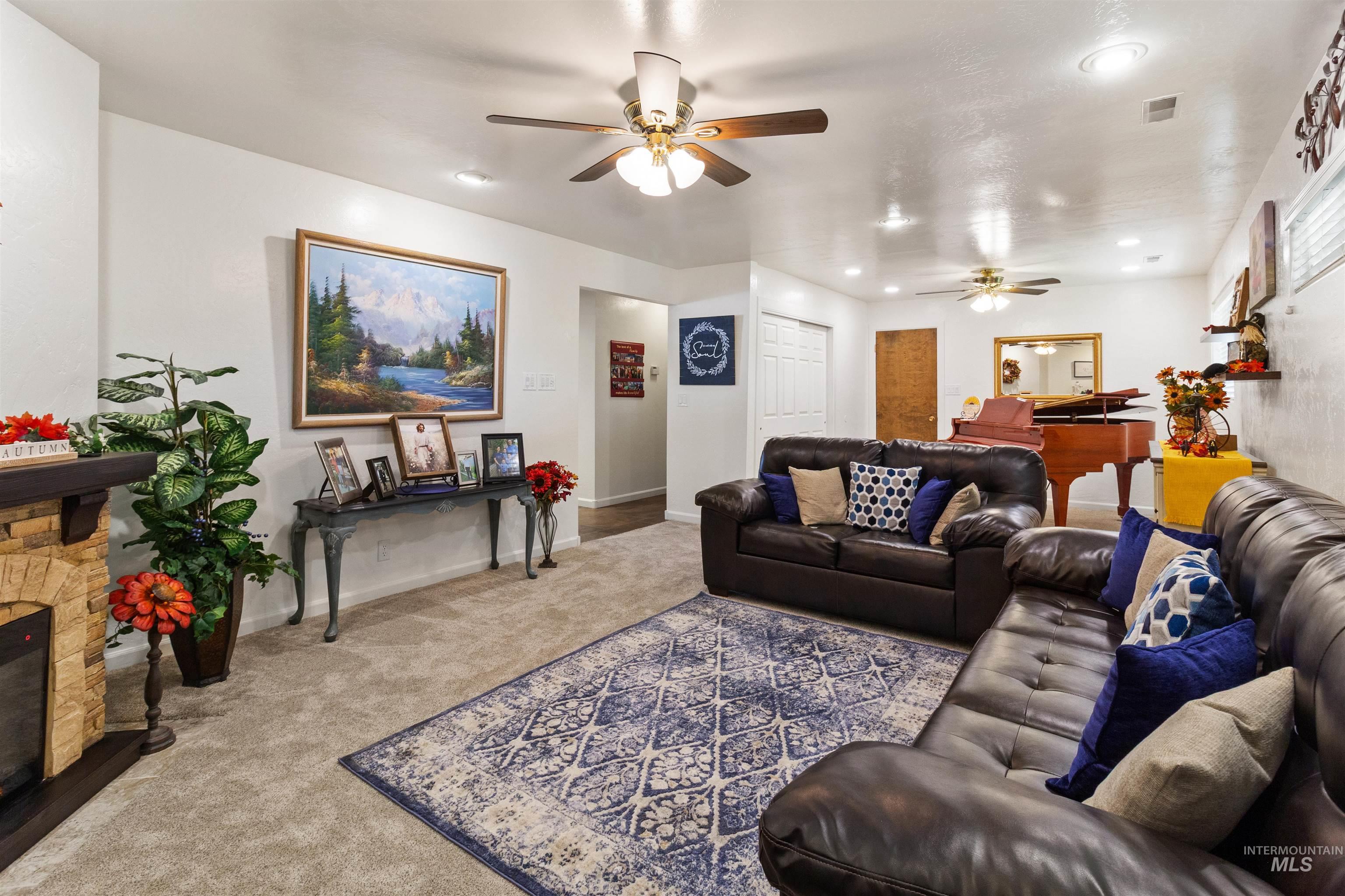 675 Mountain View Dr, Twin Falls, Idaho 83301-4321, 4 Bedrooms, 3 Bathrooms, Residential For Sale, Price $483,900, 98960861