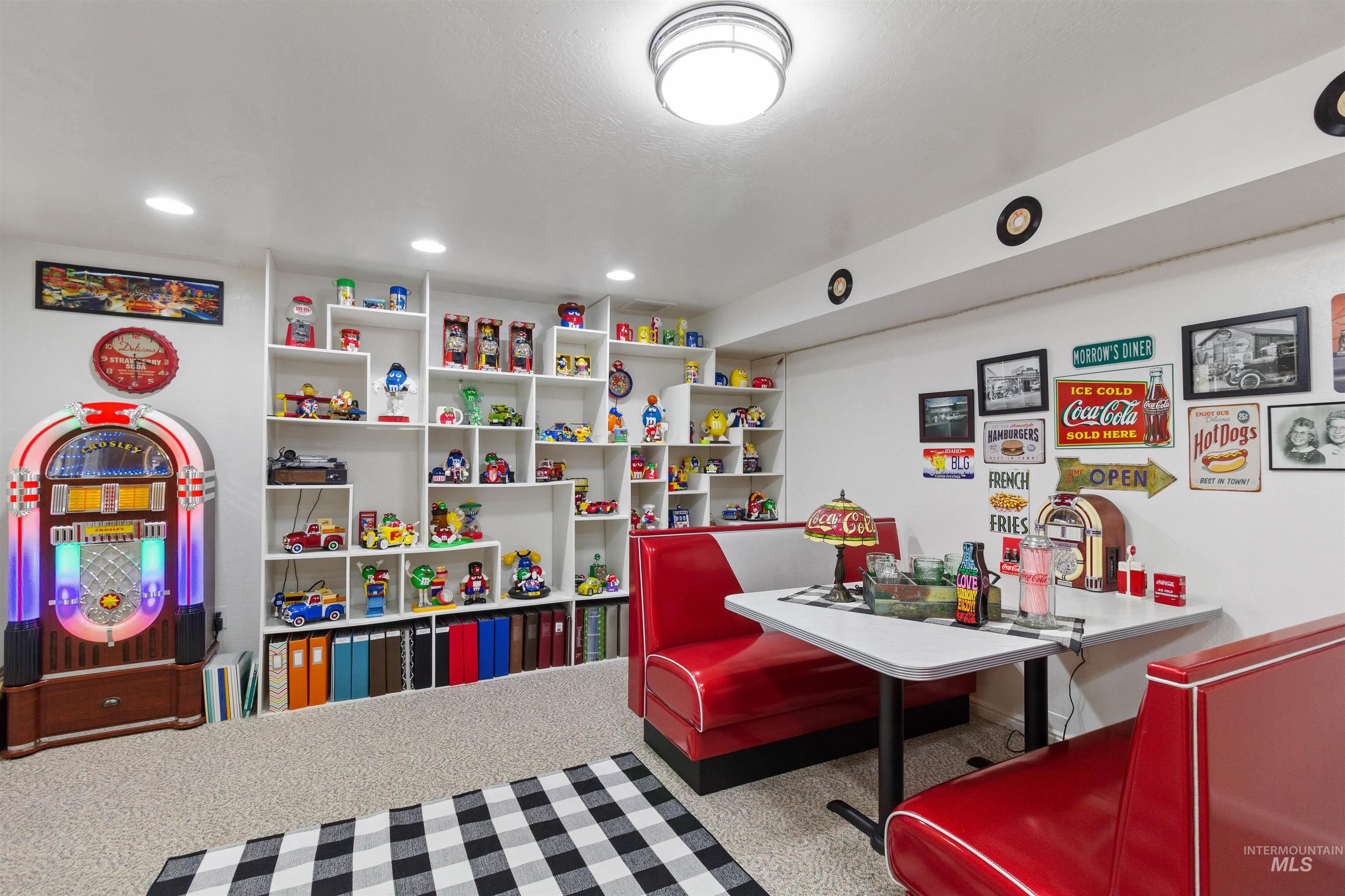 675 Mountain View Dr, Twin Falls, Idaho 83301-4321, 4 Bedrooms, 3 Bathrooms, Residential For Sale, Price $483,900, 98960861