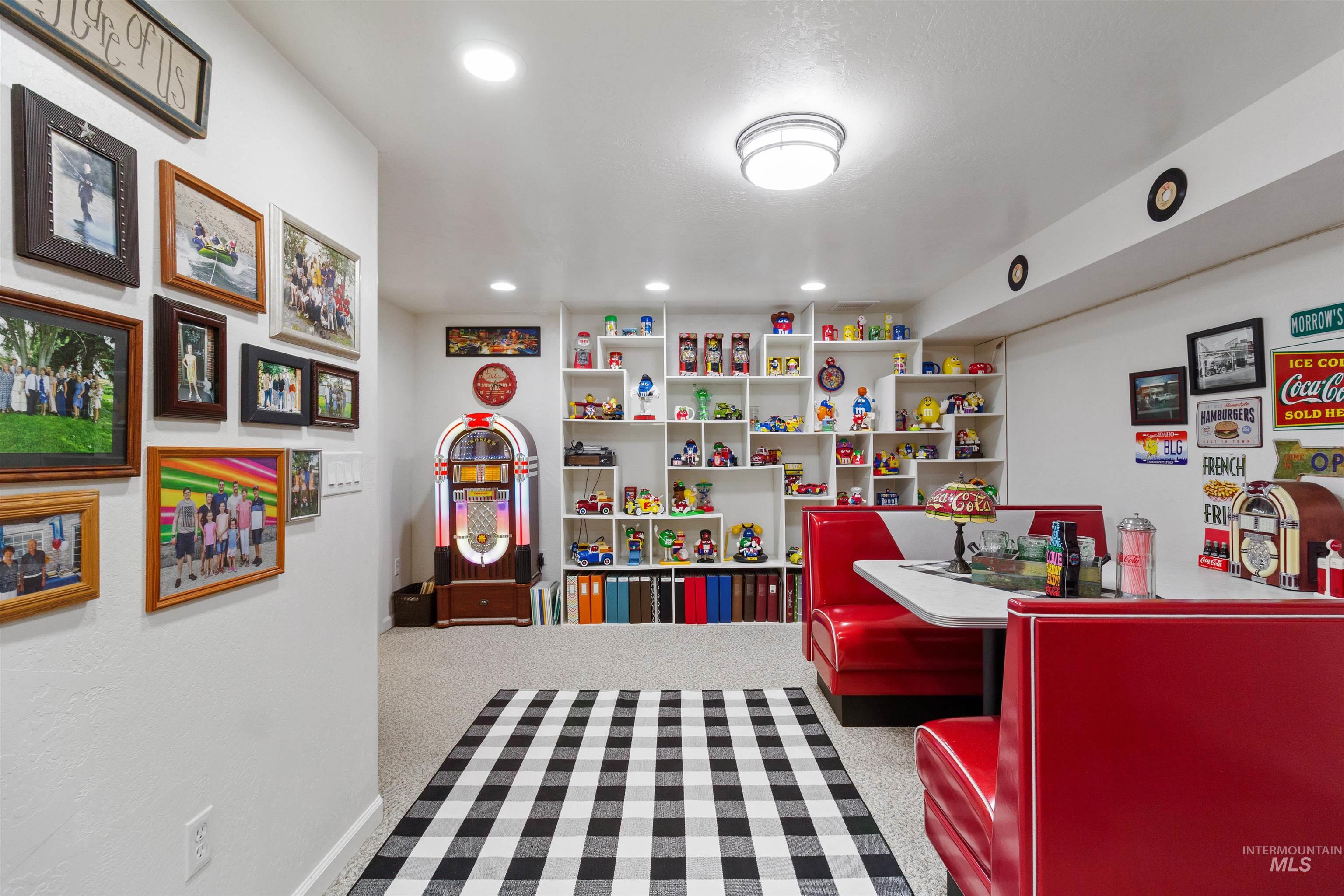 675 Mountain View Dr, Twin Falls, Idaho 83301-4321, 4 Bedrooms, 3 Bathrooms, Residential For Sale, Price $483,900, 98960861