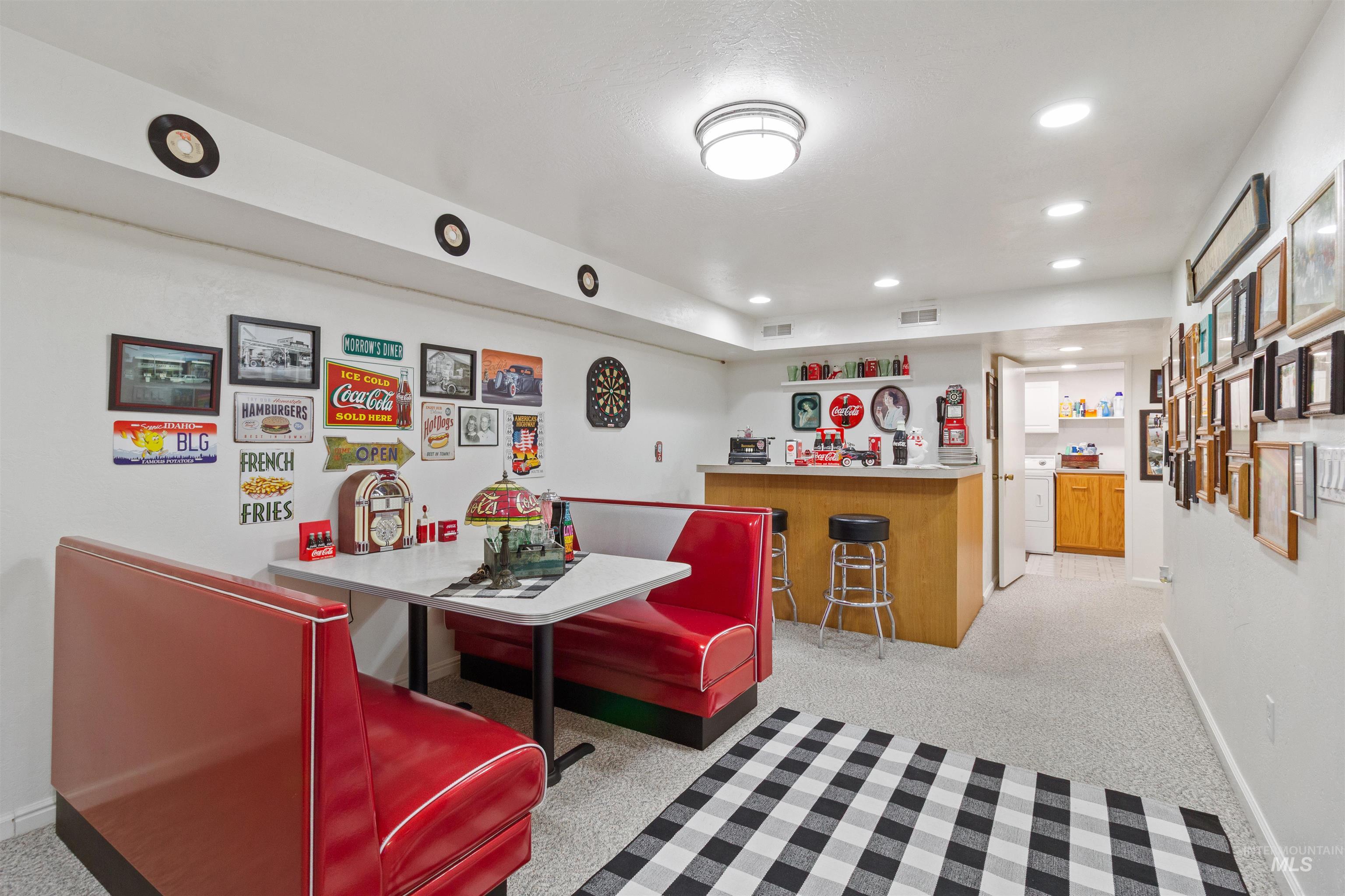 675 Mountain View Dr, Twin Falls, Idaho 83301-4321, 4 Bedrooms, 3 Bathrooms, Residential For Sale, Price $483,900, 98960861