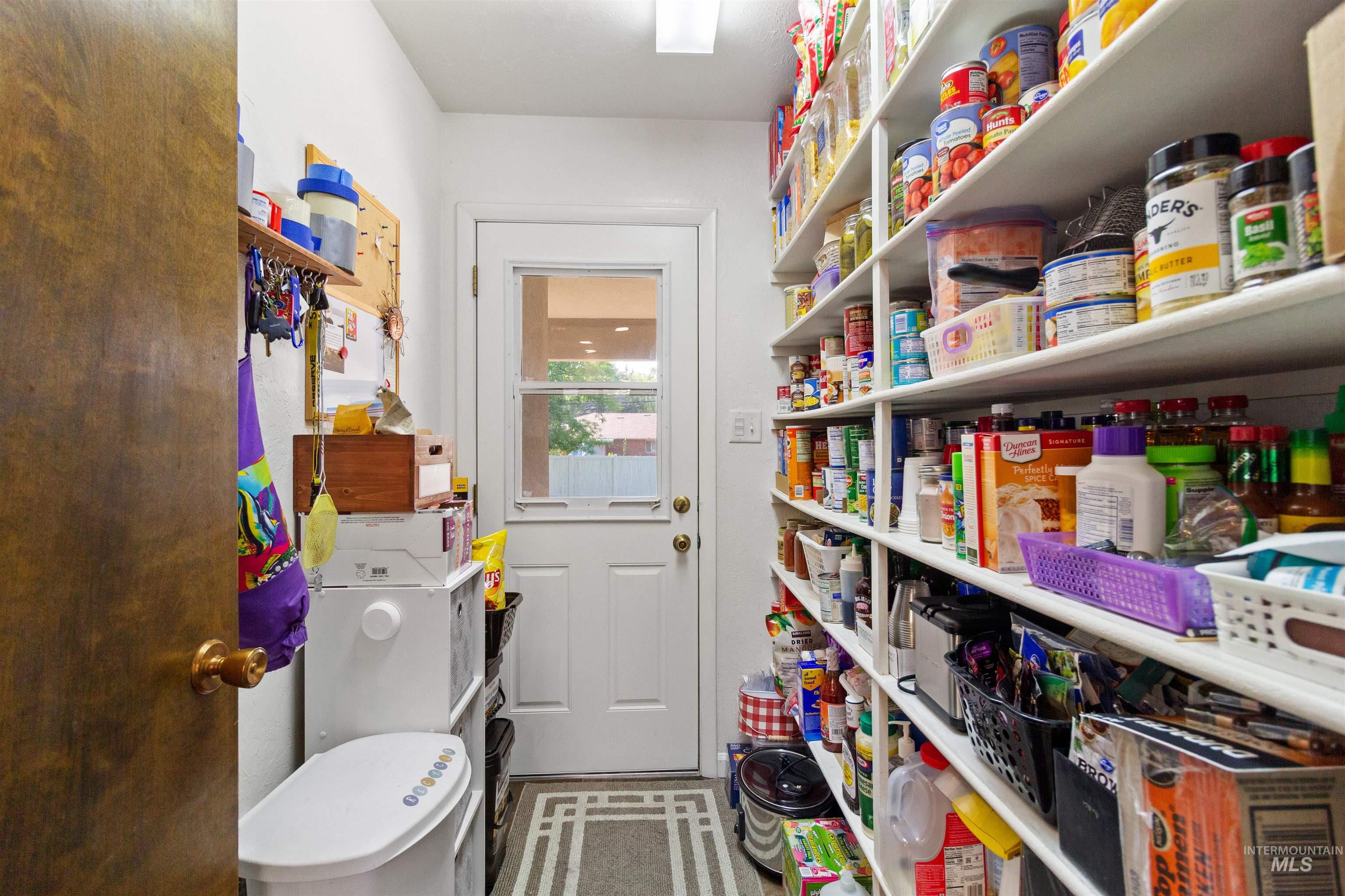 675 Mountain View Dr, Twin Falls, Idaho 83301-4321, 4 Bedrooms, 3 Bathrooms, Residential For Sale, Price $483,900, 98960861