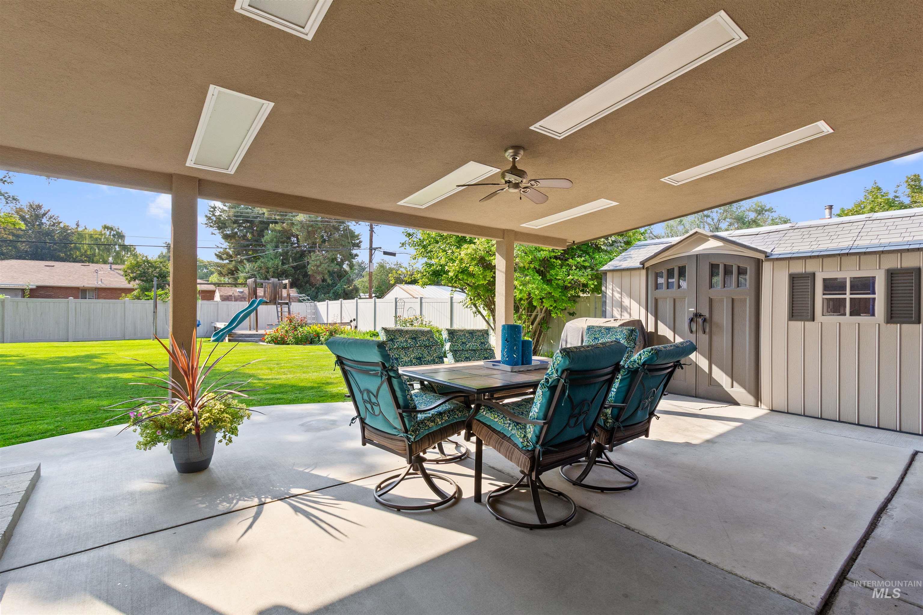 675 Mountain View Dr, Twin Falls, Idaho 83301-4321, 4 Bedrooms, 3 Bathrooms, Residential For Sale, Price $483,900, 98960861