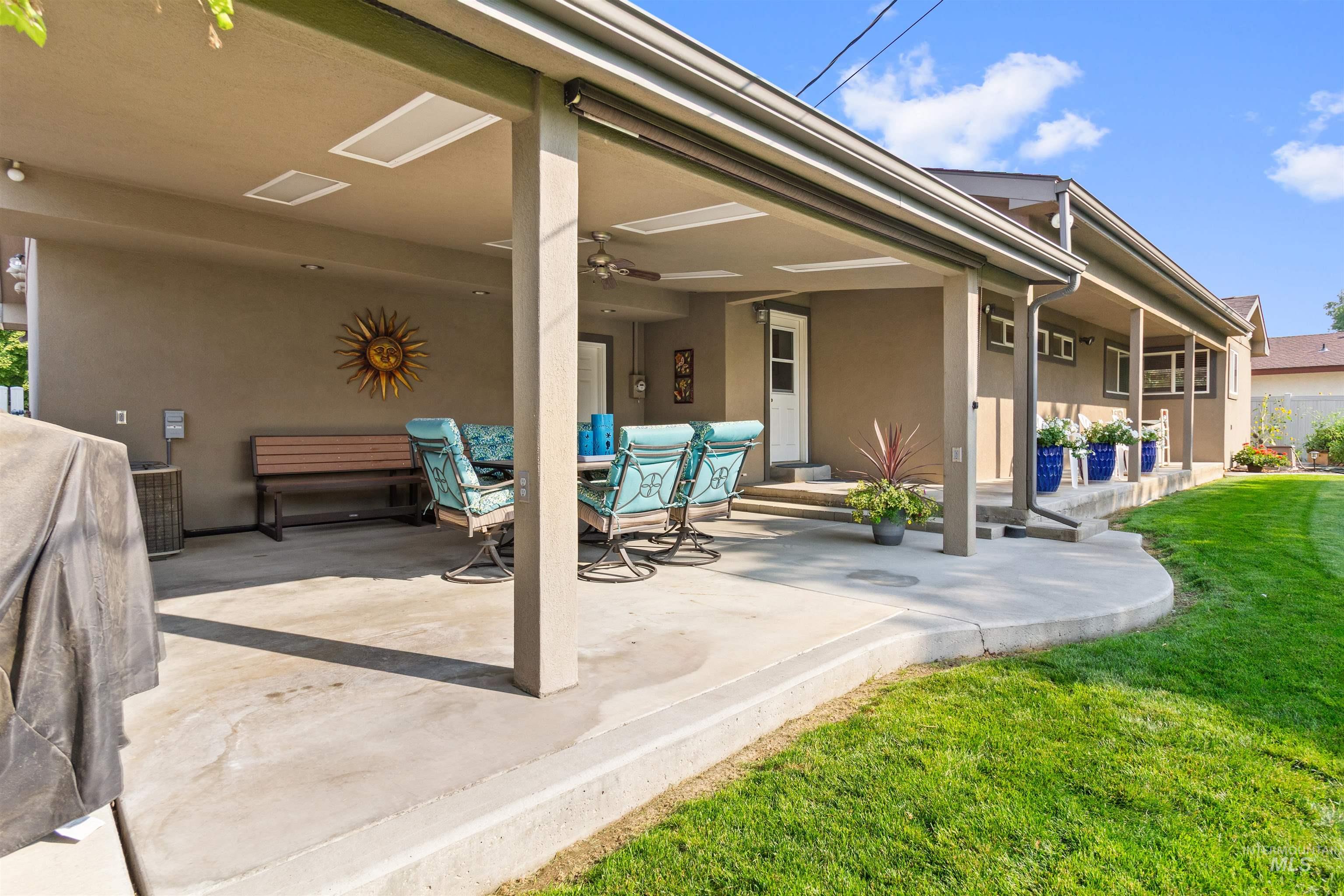 675 Mountain View Dr, Twin Falls, Idaho 83301-4321, 4 Bedrooms, 3 Bathrooms, Residential For Sale, Price $483,900, 98960861