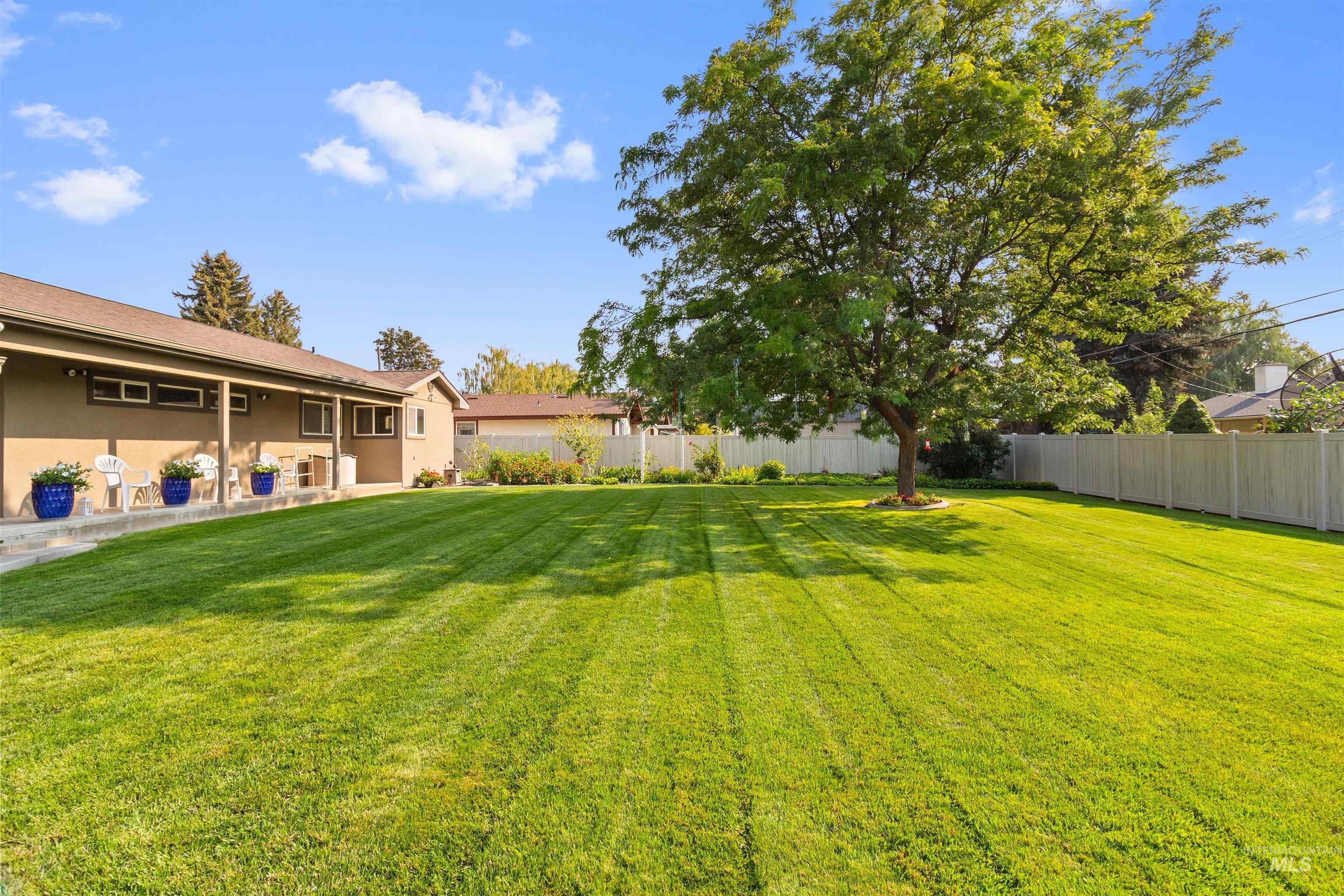 675 Mountain View Dr, Twin Falls, Idaho 83301-4321, 4 Bedrooms, 3 Bathrooms, Residential For Sale, Price $483,900, 98960861