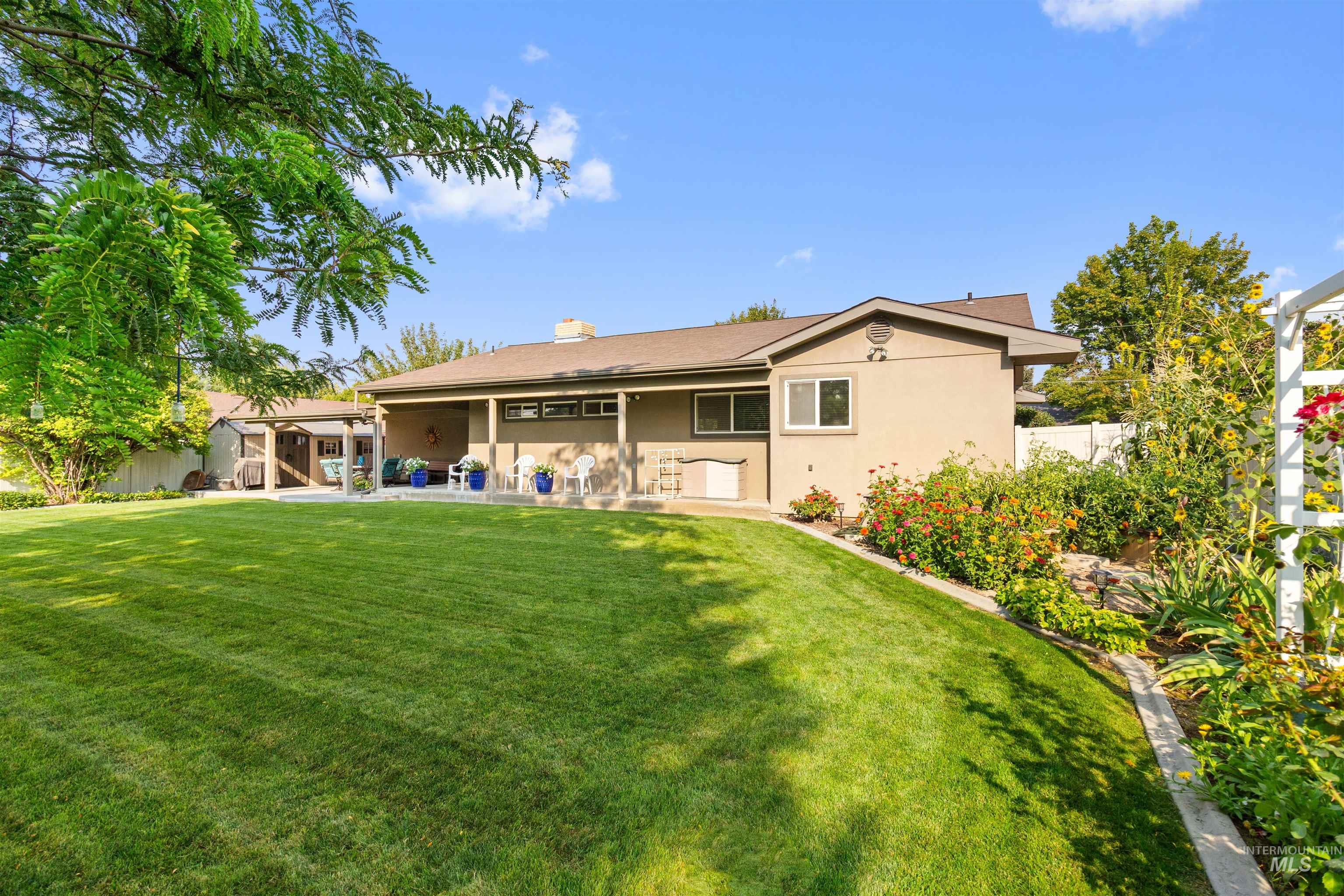 675 Mountain View Dr, Twin Falls, Idaho 83301-4321, 4 Bedrooms, 3 Bathrooms, Residential For Sale, Price $483,900, 98960861