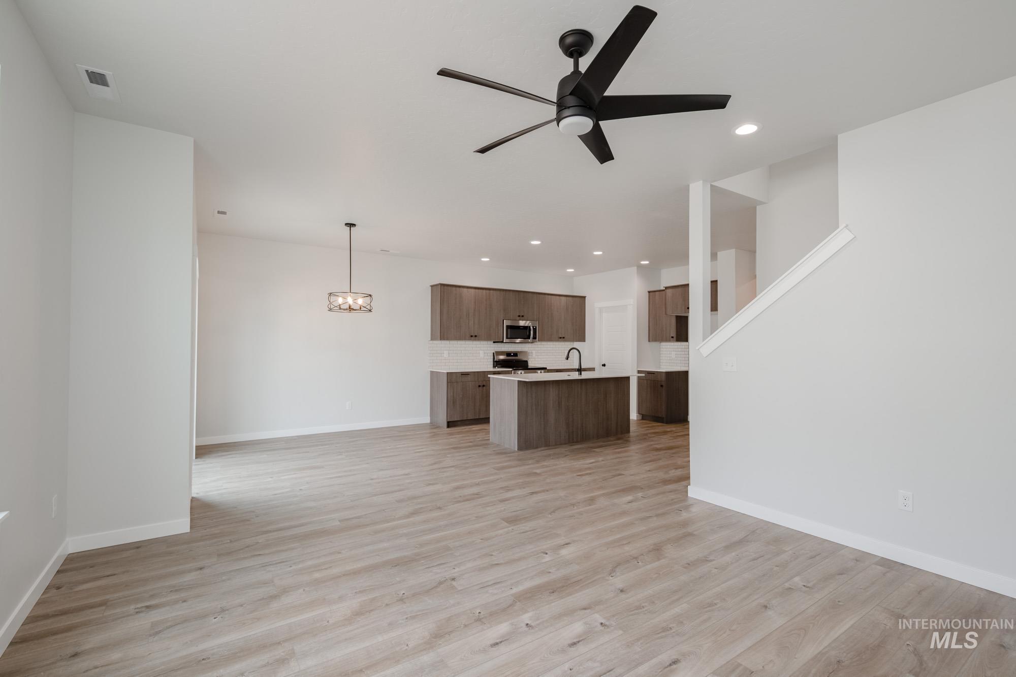 4222 E Kalinga St, Meridian, Idaho 83642, 3 Bedrooms, 2.5 Bathrooms, Residential For Sale, Price $429,990,MLS 98960869