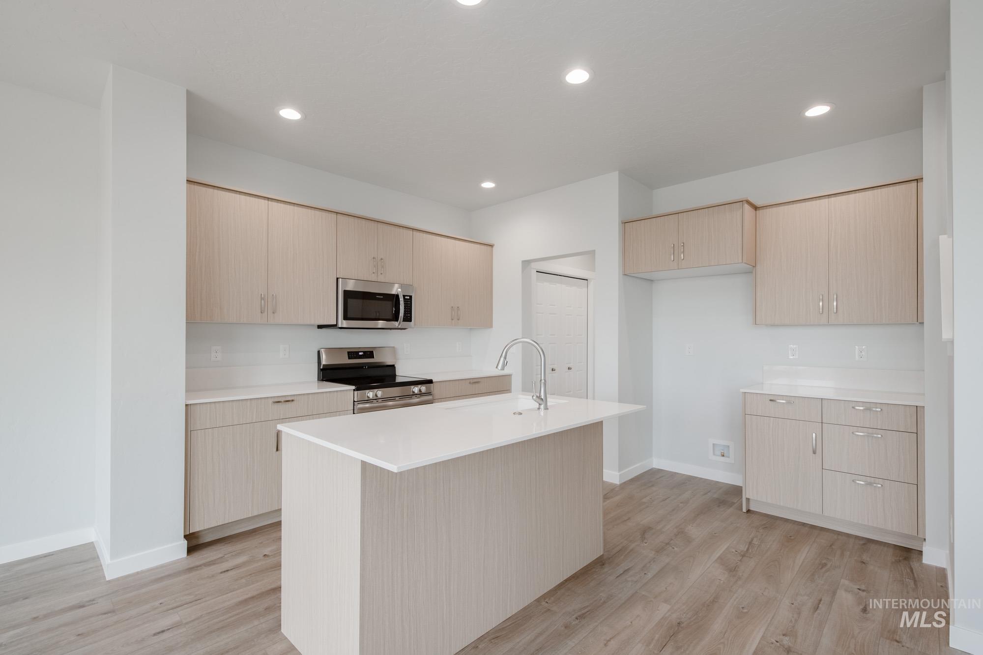 4155 N Delphi Ave, Meridian, Idaho 83646, 3 Bedrooms, 2.5 Bathrooms, Residential For Sale, Price $444,990,MLS 98960876