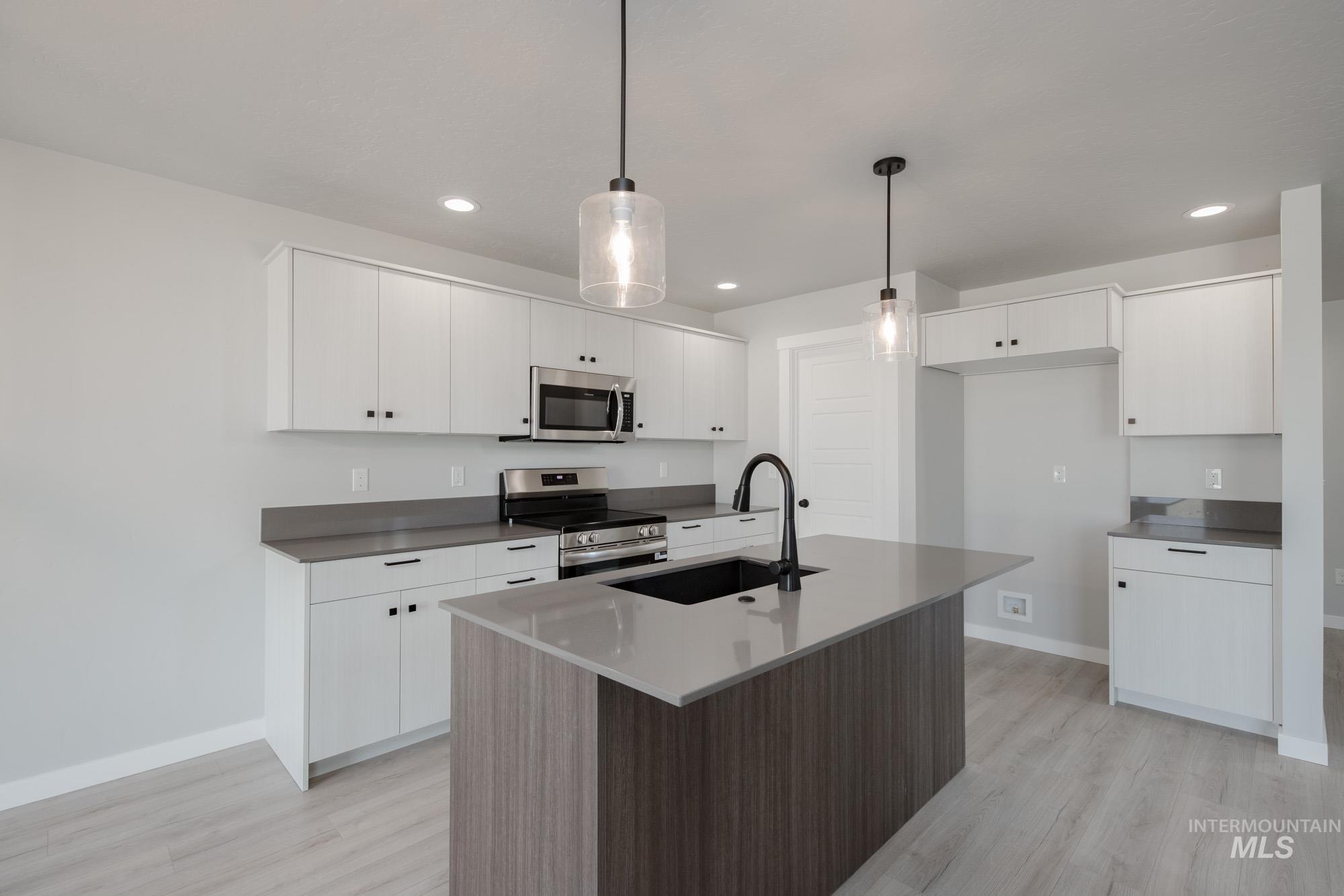 4141 N Delphi Ave, Meridian, Idaho 83646, 3 Bedrooms, 2.5 Bathrooms, Residential For Sale, Price $442,990,MLS 98960878