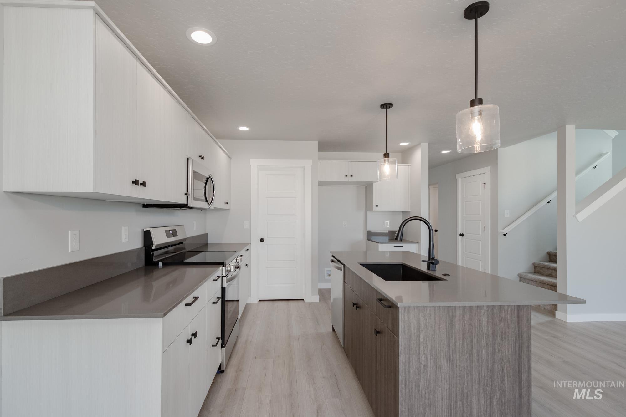 4141 N Delphi Ave, Meridian, Idaho 83646, 3 Bedrooms, 2.5 Bathrooms, Residential For Sale, Price $442,990,MLS 98960878