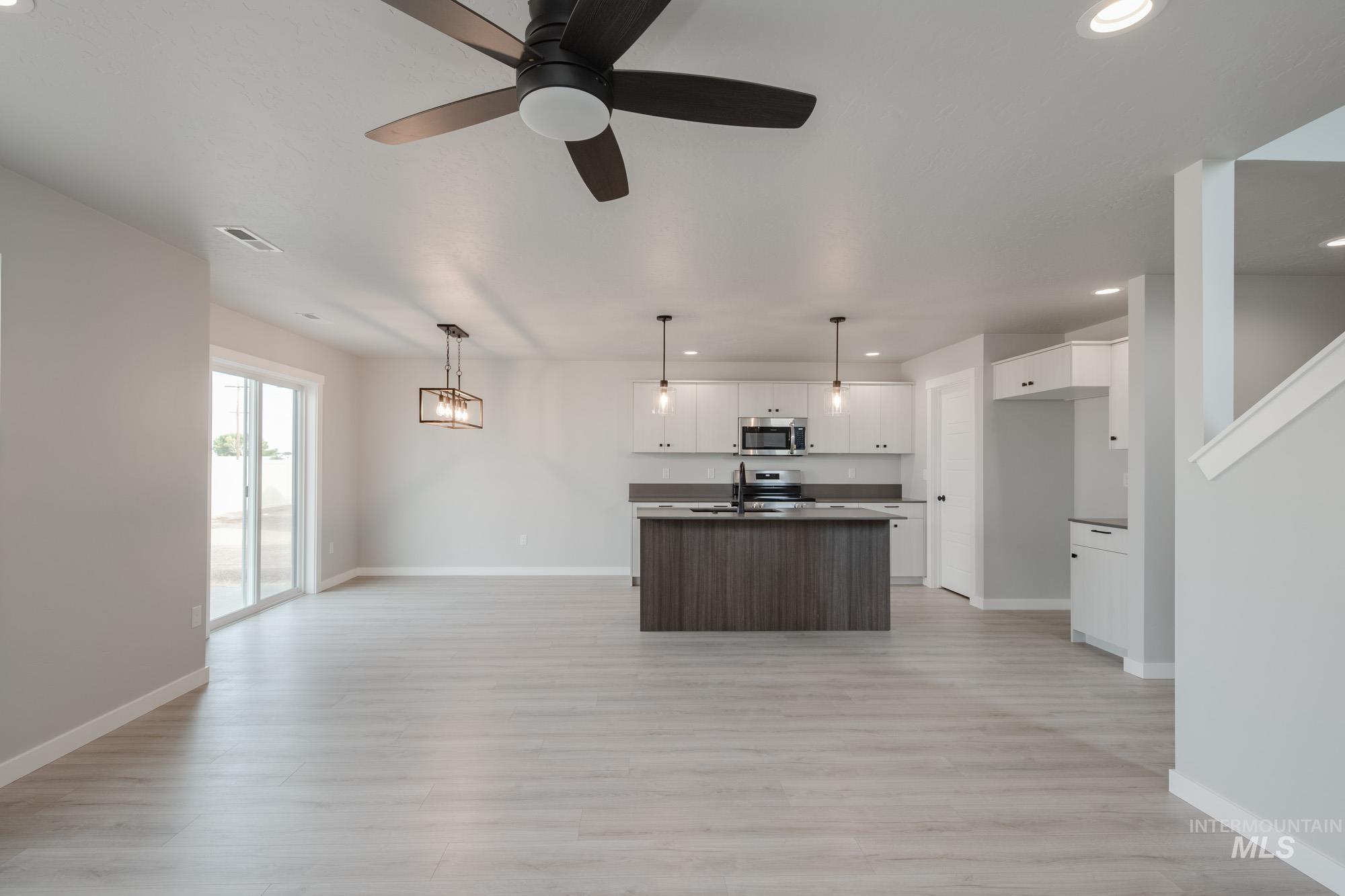 4141 N Delphi Ave, Meridian, Idaho 83646, 3 Bedrooms, 2.5 Bathrooms, Residential For Sale, Price $442,990,MLS 98960878