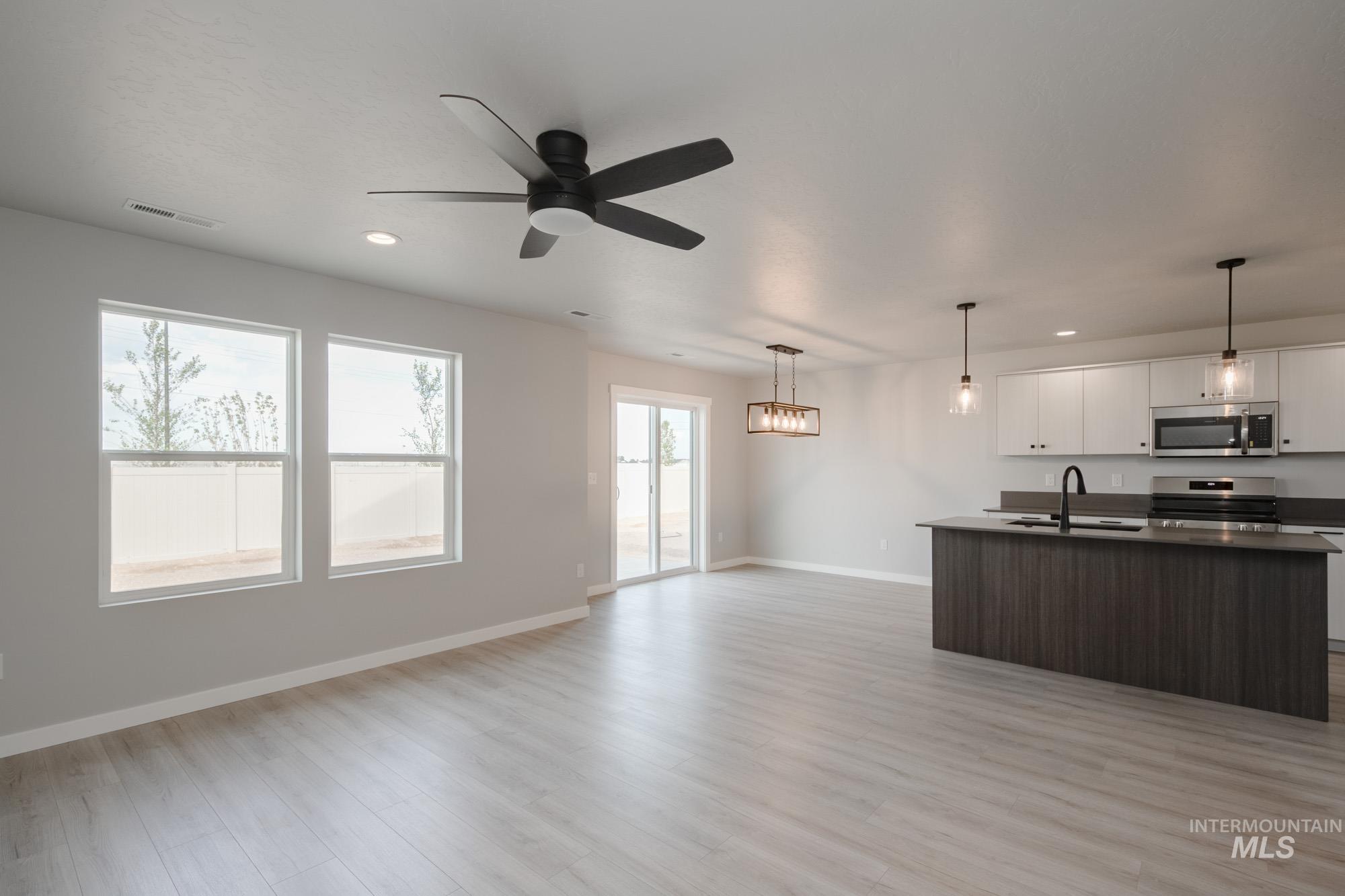 4141 N Delphi Ave, Meridian, Idaho 83646, 3 Bedrooms, 2.5 Bathrooms, Residential For Sale, Price $442,990,MLS 98960878