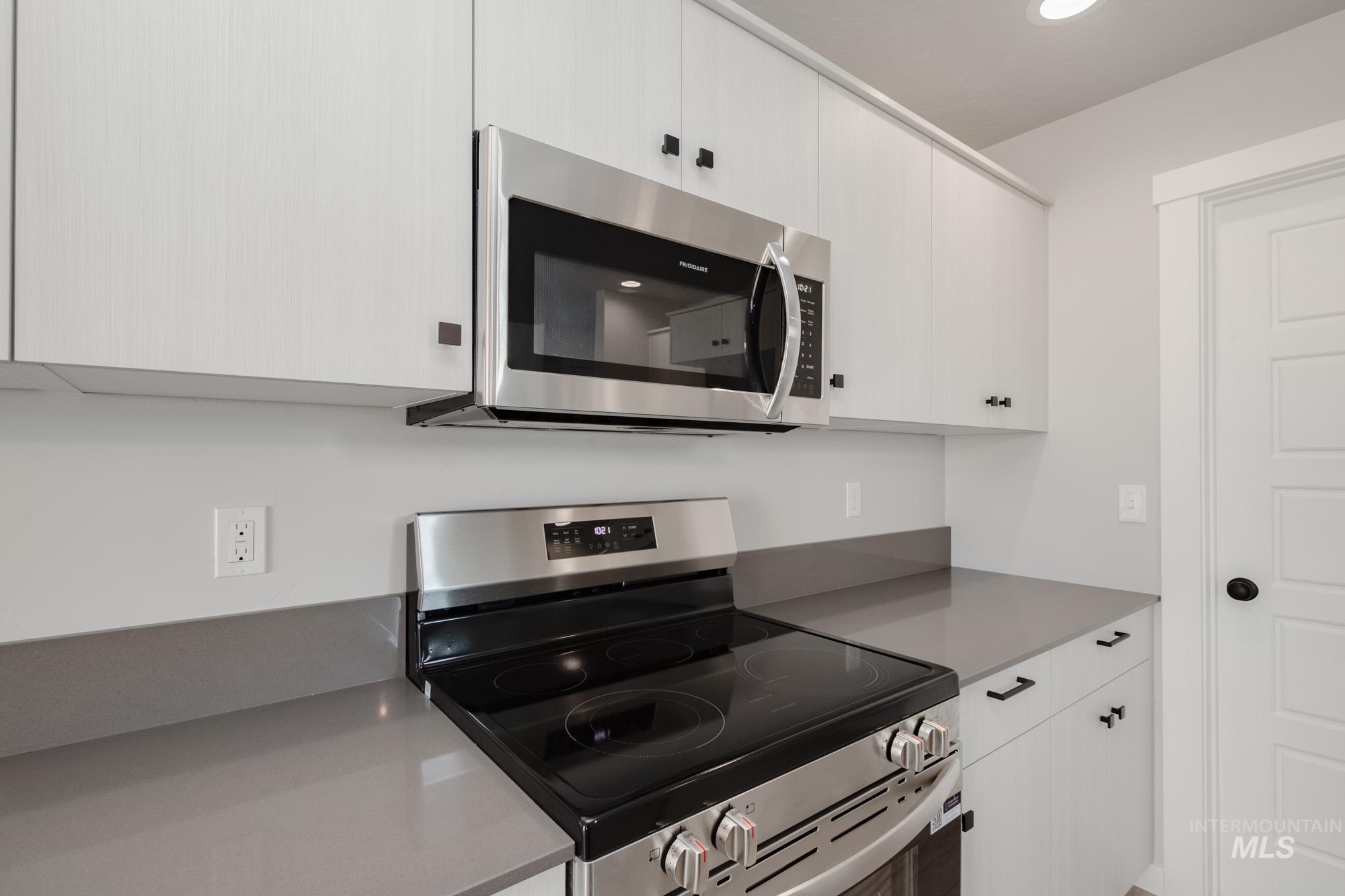 4141 N Delphi Ave, Meridian, Idaho 83646, 3 Bedrooms, 2.5 Bathrooms, Residential For Sale, Price $442,990,MLS 98960878