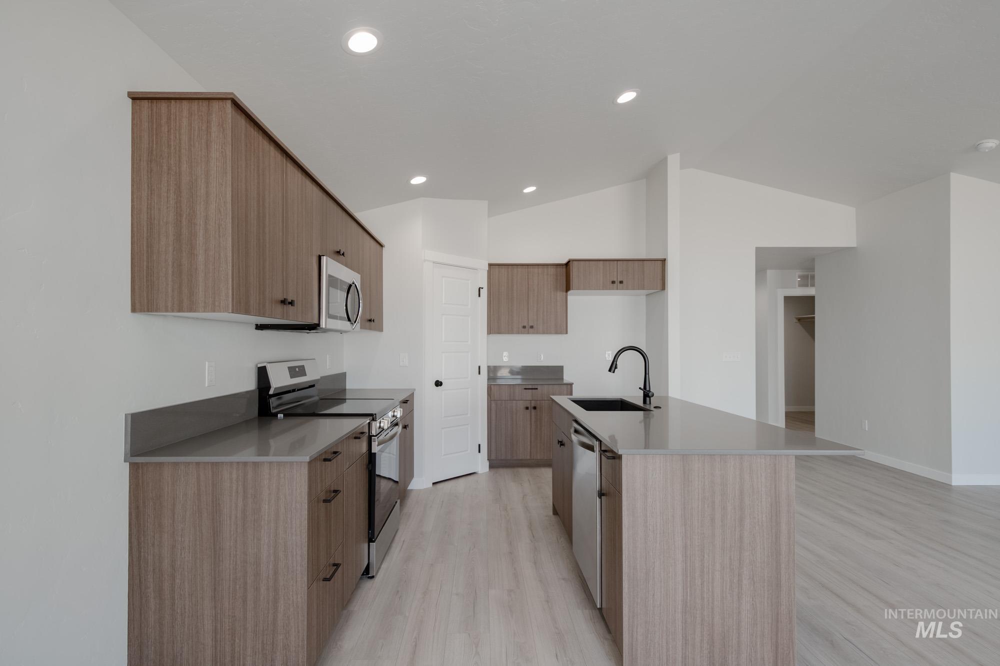 6208 W Karpathos St, Meridian, Idaho 83646, 3 Bedrooms, 2 Bathrooms, Residential For Sale, Price $441,990,MLS 98960881