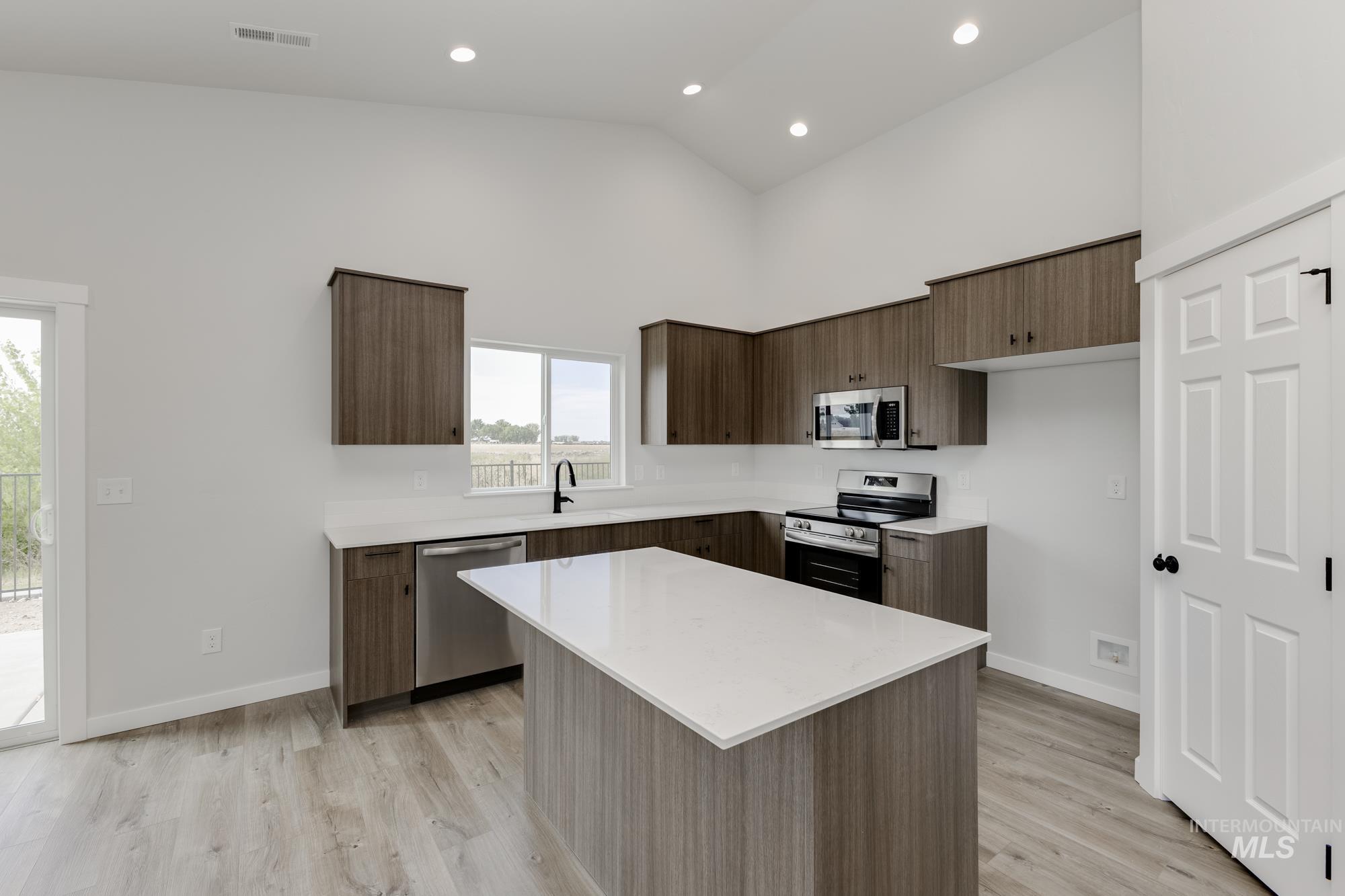 18119 N Lion Head Ave, Nampa, Idaho 83687, 4 Bedrooms, 2 Bathrooms, Residential For Sale, Price $414,990,MLS 98960888