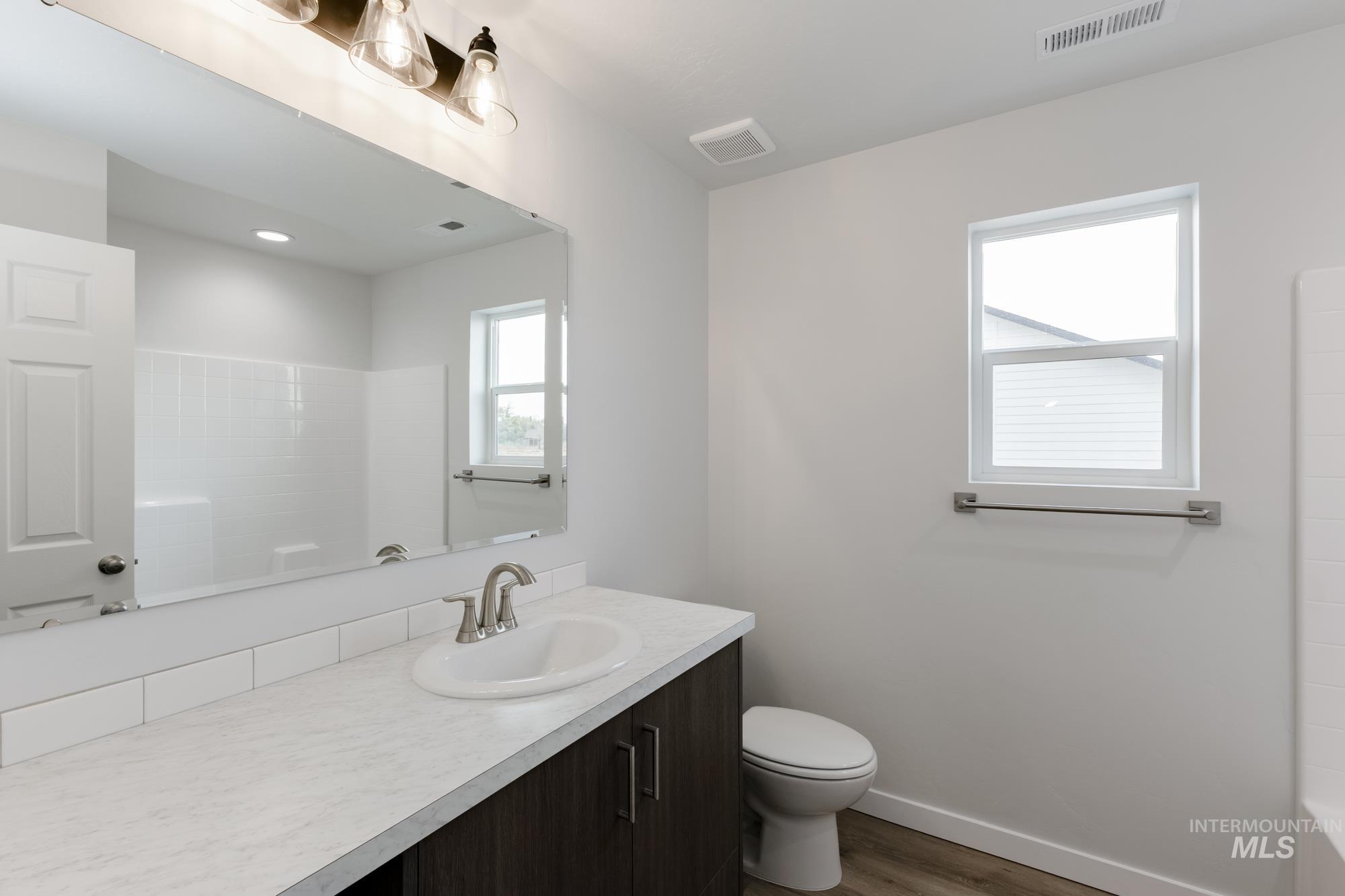 18147 N Lion Head Ave, Nampa, Idaho 83687, 5 Bedrooms, 2.5 Bathrooms, Residential For Sale, Price $499,990,MLS 98960889