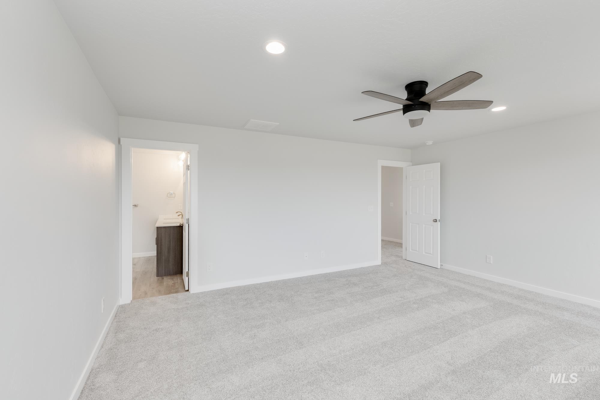 18147 N Lion Head Ave, Nampa, Idaho 83687, 5 Bedrooms, 2.5 Bathrooms, Residential For Sale, Price $499,990,MLS 98960889