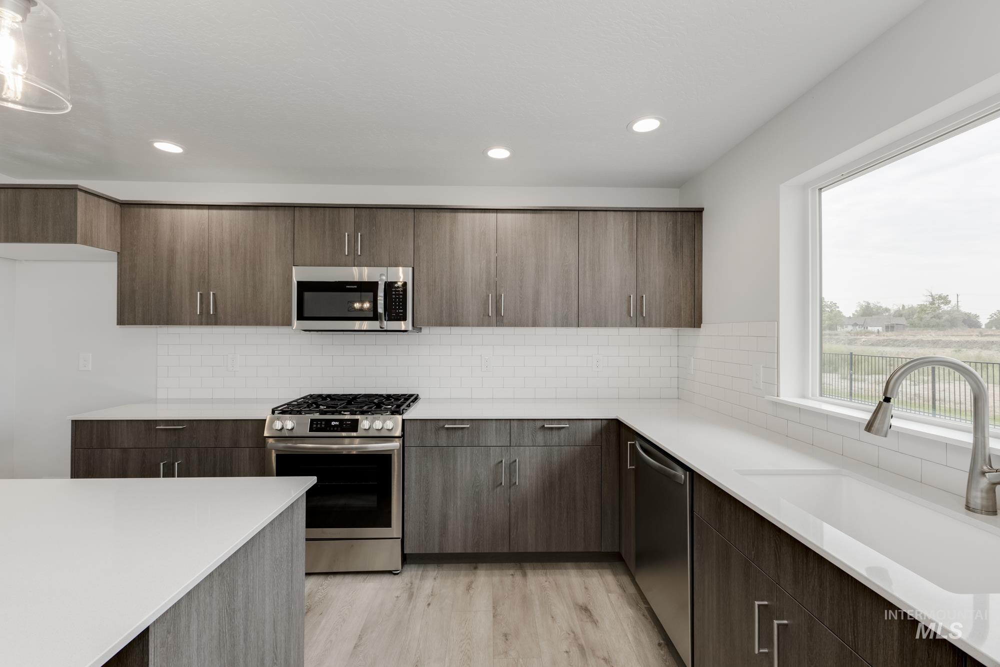 18147 N Lion Head Ave, Nampa, Idaho 83687, 5 Bedrooms, 2.5 Bathrooms, Residential For Sale, Price $499,990,MLS 98960889