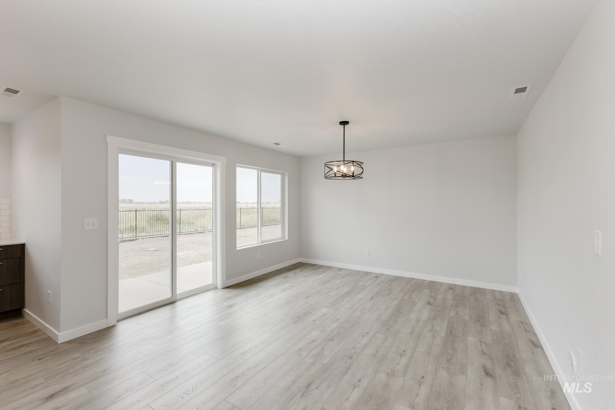 18147 N Lion Head Ave, Nampa, Idaho 83687, 5 Bedrooms, 2.5 Bathrooms, Residential For Sale, Price $499,990,MLS 98960889