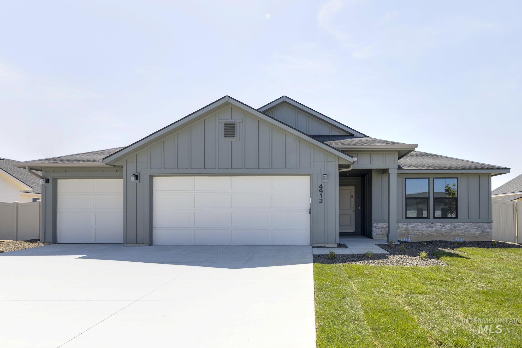 9165 W Lion Head Ct, Nampa, Idaho 83687, 3 Bedrooms, 2 Bathrooms, Residential For Sale, Price $414,990,MLS 98960892