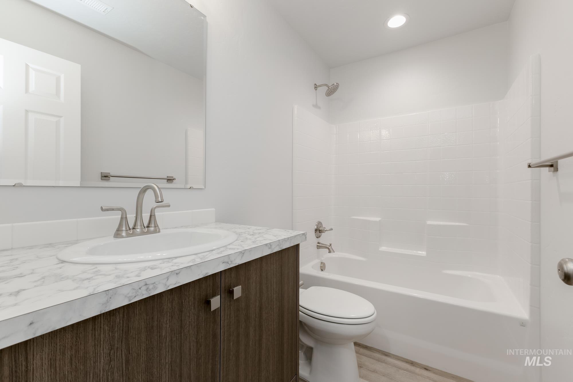 9165 W Lion Head Ct, Nampa, Idaho 83687, 3 Bedrooms, 2 Bathrooms, Residential For Sale, Price $409,990,MLS 98960892