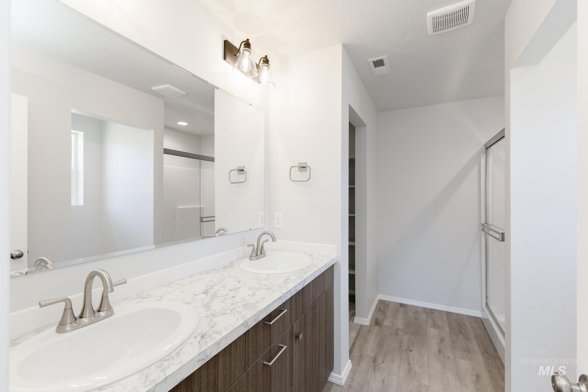 9165 W Lion Head Ct, Nampa, Idaho 83687, 3 Bedrooms, 2 Bathrooms, Residential For Sale, Price $409,990,MLS 98960892