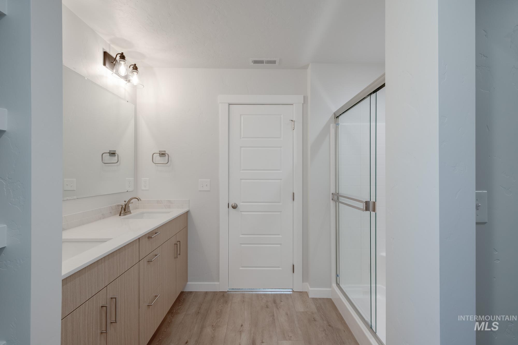 5552 S Donaway Ave, Meridian, Idaho 83642, 4 Bedrooms, 2 Bathrooms, Residential For Sale, Price $444,990,MLS 98960896