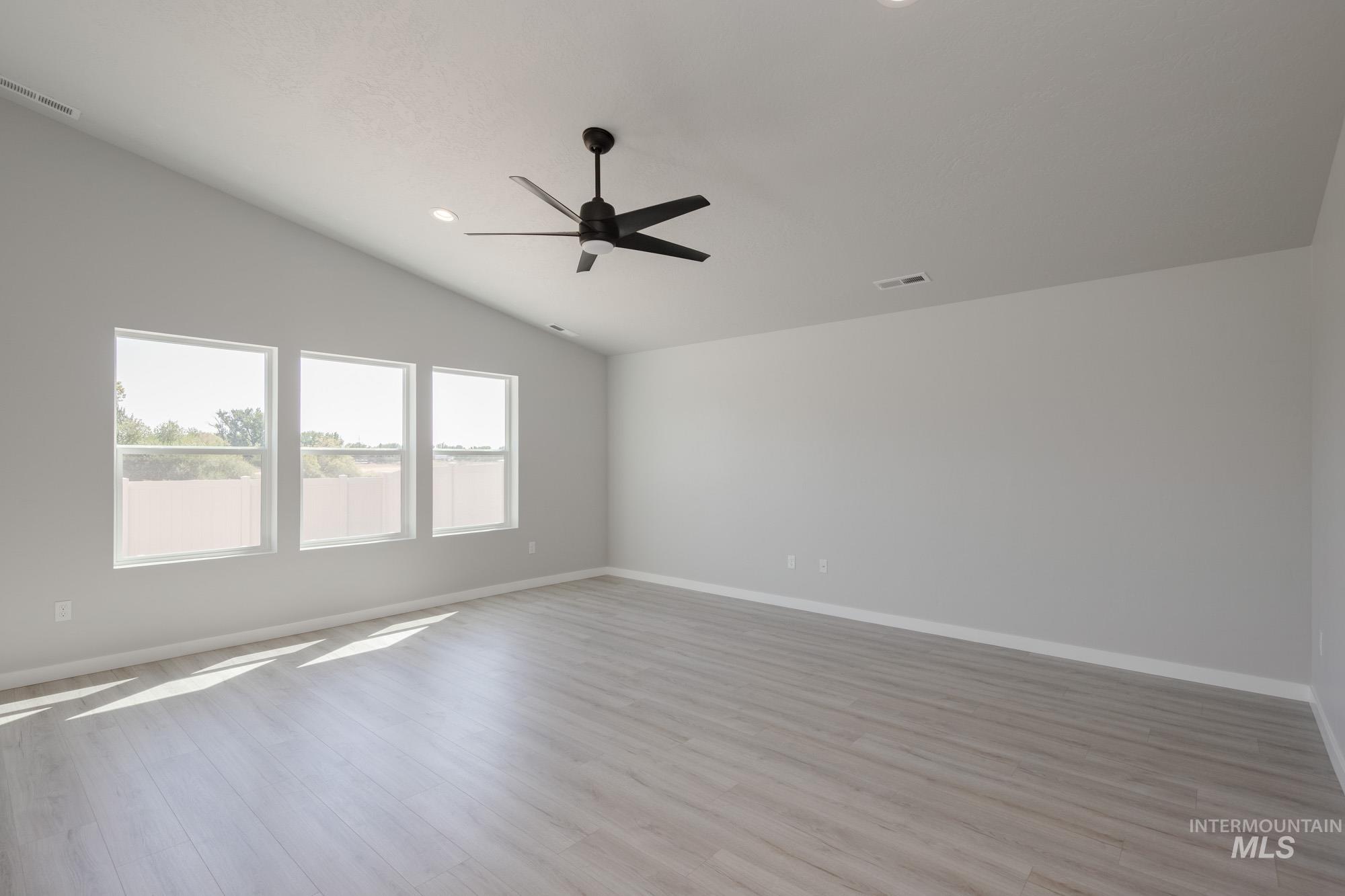 284 N Cranesbill Ave, Kuna, Idaho 83634, 4 Bedrooms, 2 Bathrooms, Residential For Sale, Price $419,990,MLS 98960899