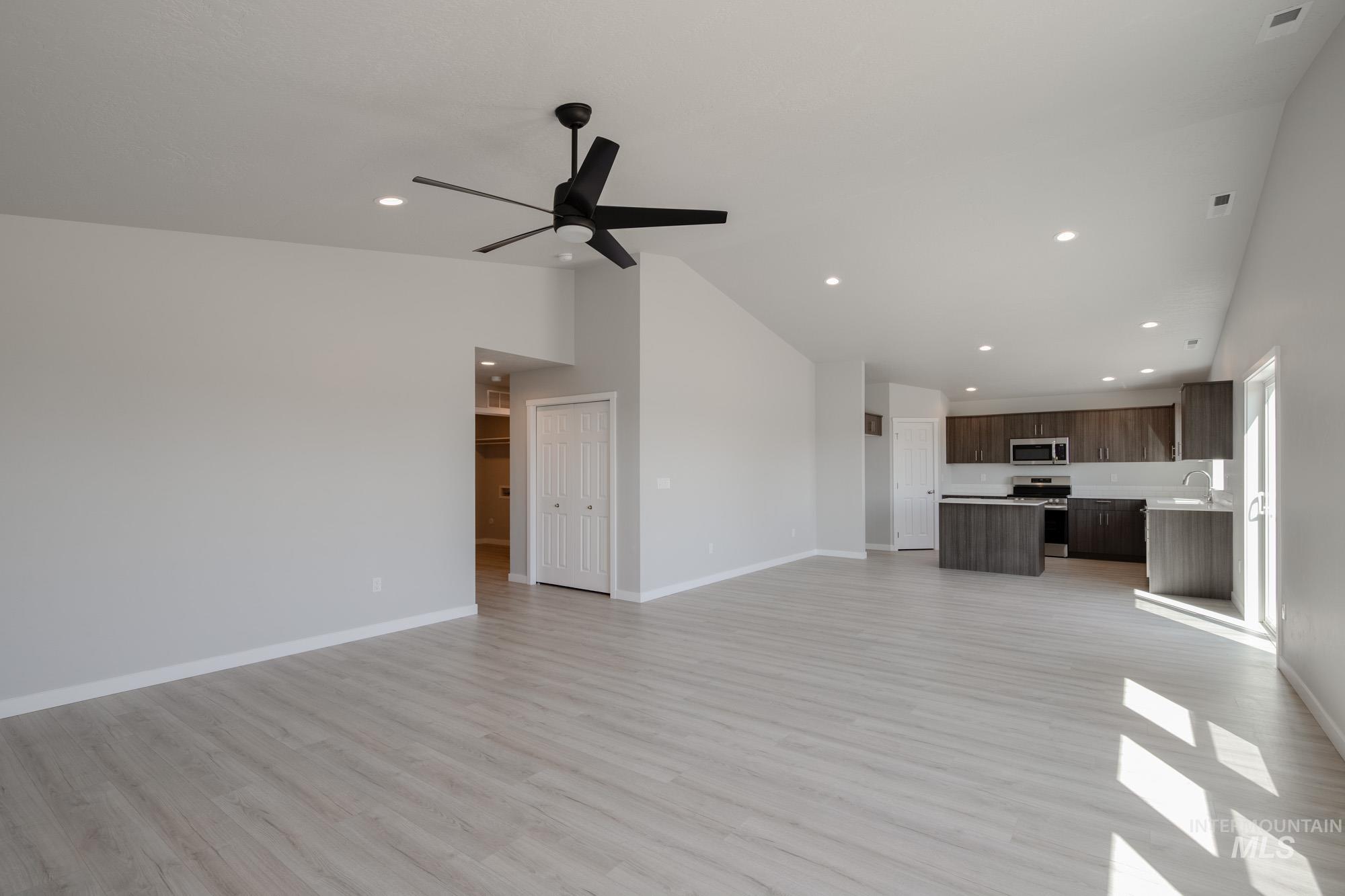 284 N Cranesbill Ave, Kuna, Idaho 83634, 4 Bedrooms, 2 Bathrooms, Residential For Sale, Price $419,990,MLS 98960899