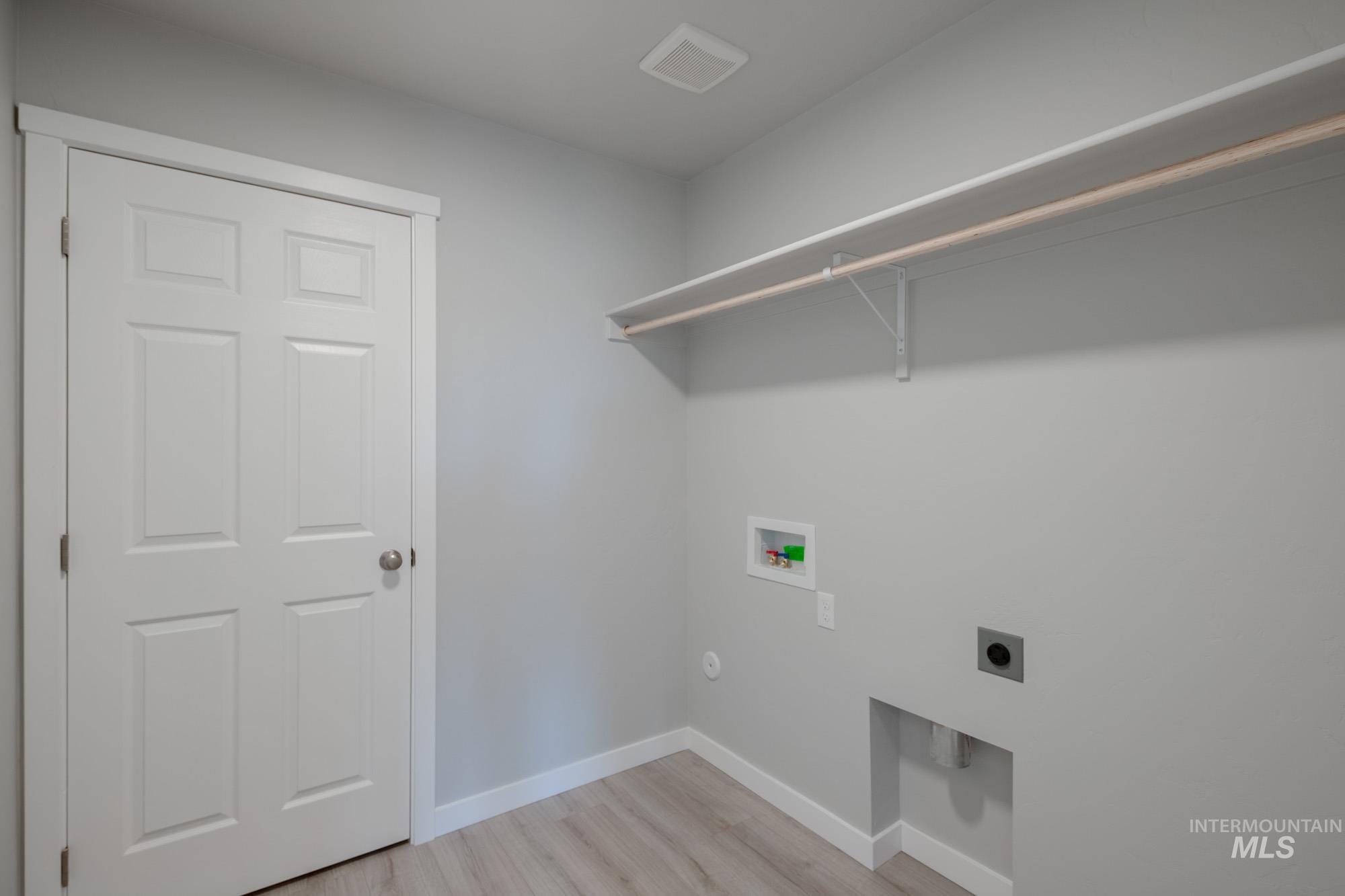 284 N Cranesbill Ave, Kuna, Idaho 83634, 4 Bedrooms, 2 Bathrooms, Residential For Sale, Price $419,990,MLS 98960899